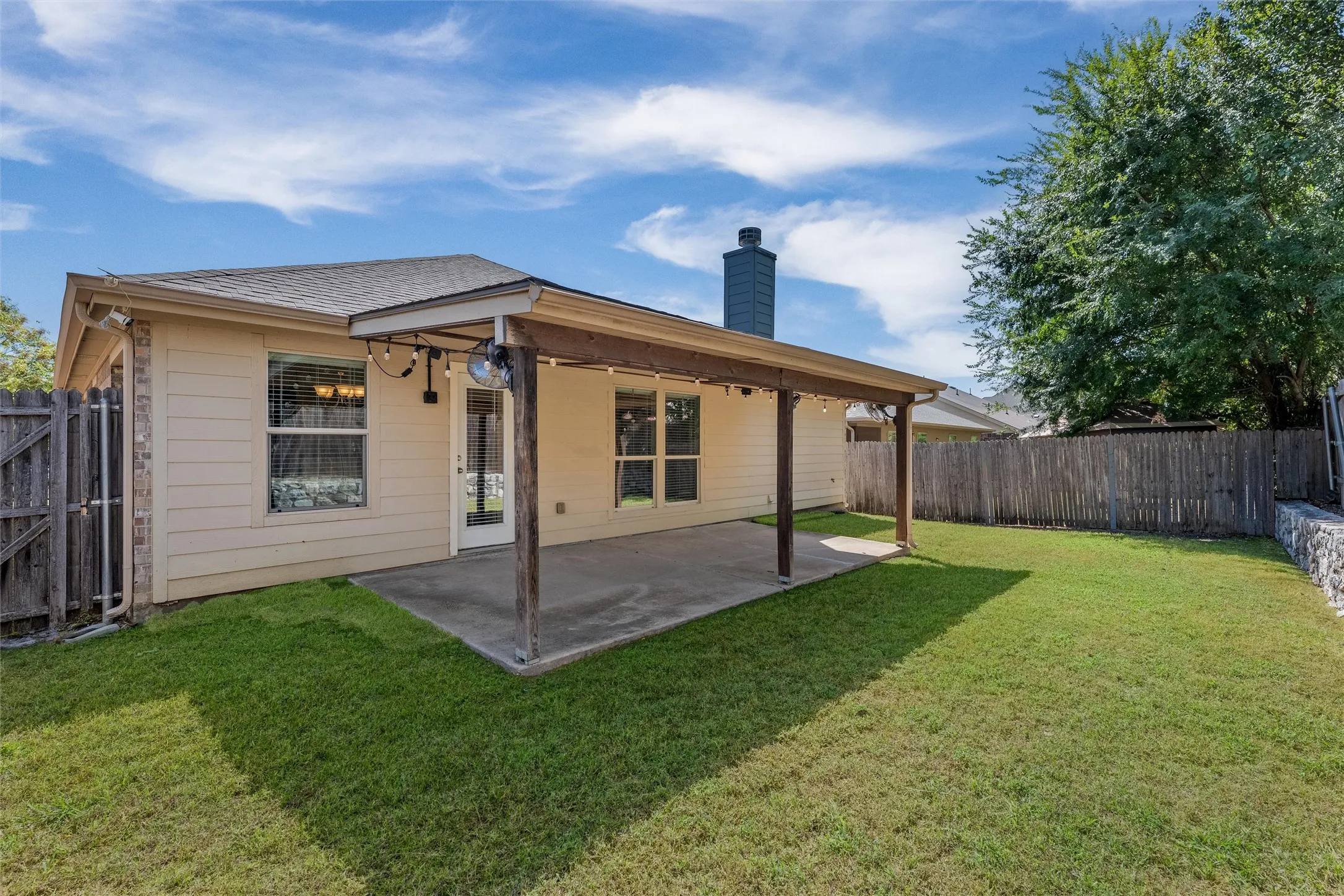 Single Family Residence For Sale in Collin County , 2060 Meadow Park Drive, Princeton, Texas 75407, 3 Bedroom, 2 Bathroom, 2 Garage spaces, 1,686 Sqft, built in 2012, mls#21387055, Real Estate Agent in Princeton, Homes For Sale in Collin county, Homes For Sale in Princeton, Realtor in Princeton Texas, Real Estate Brokerage Independent Realty Texas, Luminita Cordes Realtor