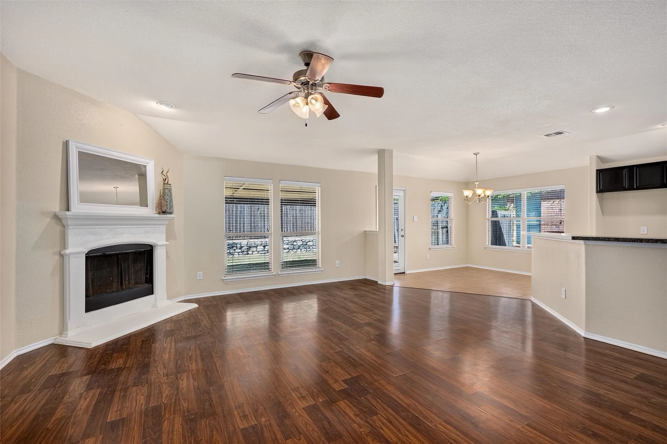 Single Family Residence For Sale in Collin County , 2060 Meadow Park Drive, Princeton, Texas 75407, 3 Bedroom, 2 Bathroom, 2 Garage spaces, 1,686 Sqft, built in 2012, mls#21387055, Real Estate Agent in Princeton, Homes For Sale in Collin county, Homes For Sale in Princeton, Realtor in Princeton Texas, Real Estate Brokerage Independent Realty Texas, Luminita Cordes Realtor