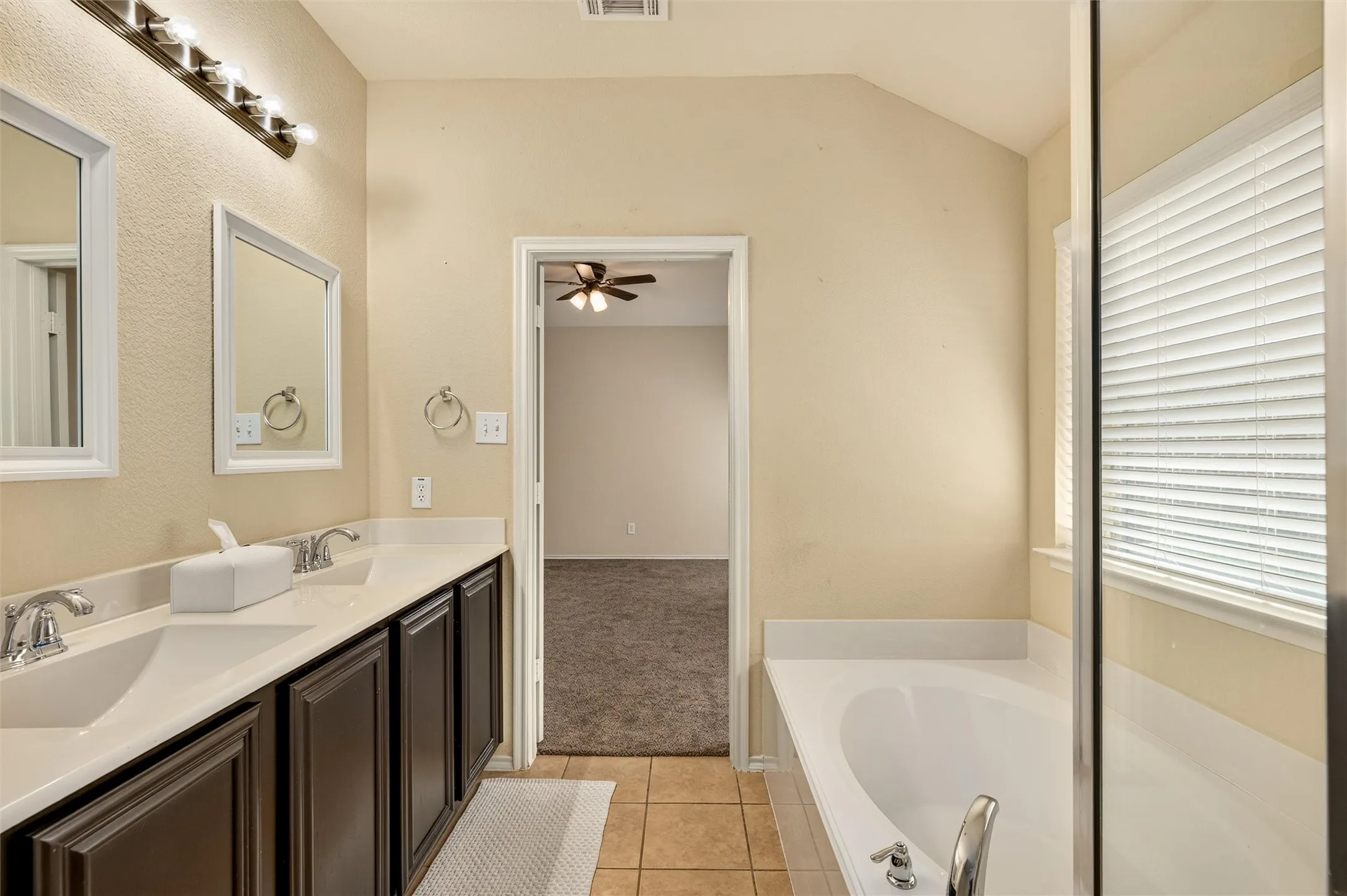 Single Family Residence For Sale in Collin County , 2060 Meadow Park Drive, Princeton, Texas 75407, 3 Bedroom, 2 Bathroom, 2 Garage spaces, 1,686 Sqft, built in 2012, mls#21387055, Real Estate Agent in Princeton, Homes For Sale in Collin county, Homes For Sale in Princeton, Realtor in Princeton Texas, Real Estate Brokerage Independent Realty Texas, Luminita Cordes Realtor