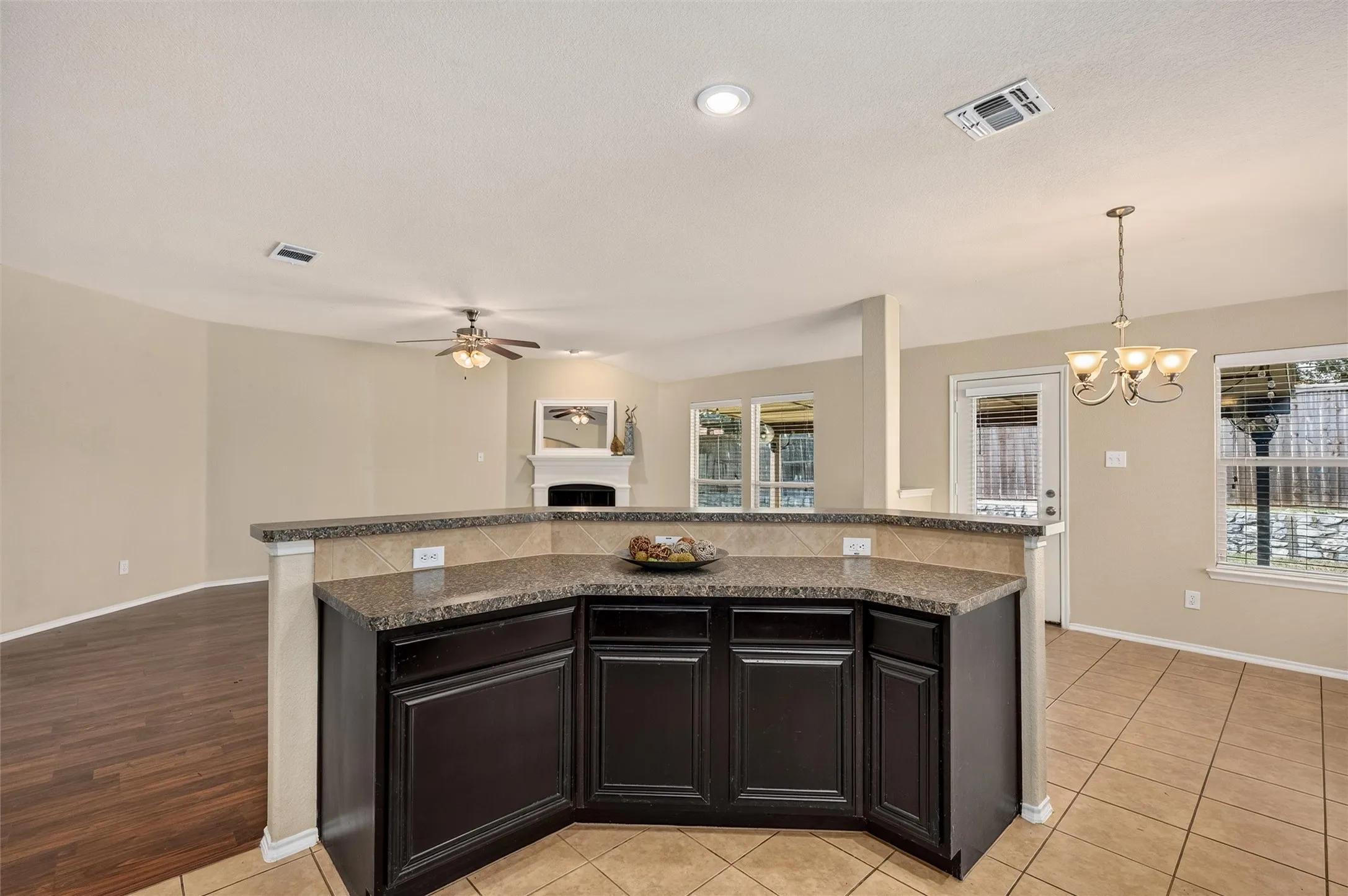 Single Family Residence For Sale in Collin County , 2060 Meadow Park Drive, Princeton, Texas 75407, 3 Bedroom, 2 Bathroom, 2 Garage spaces, 1,686 Sqft, built in 2012, mls#21387055, Real Estate Agent in Princeton, Homes For Sale in Collin county, Homes For Sale in Princeton, Realtor in Princeton Texas, Real Estate Brokerage Independent Realty Texas, Luminita Cordes Realtor