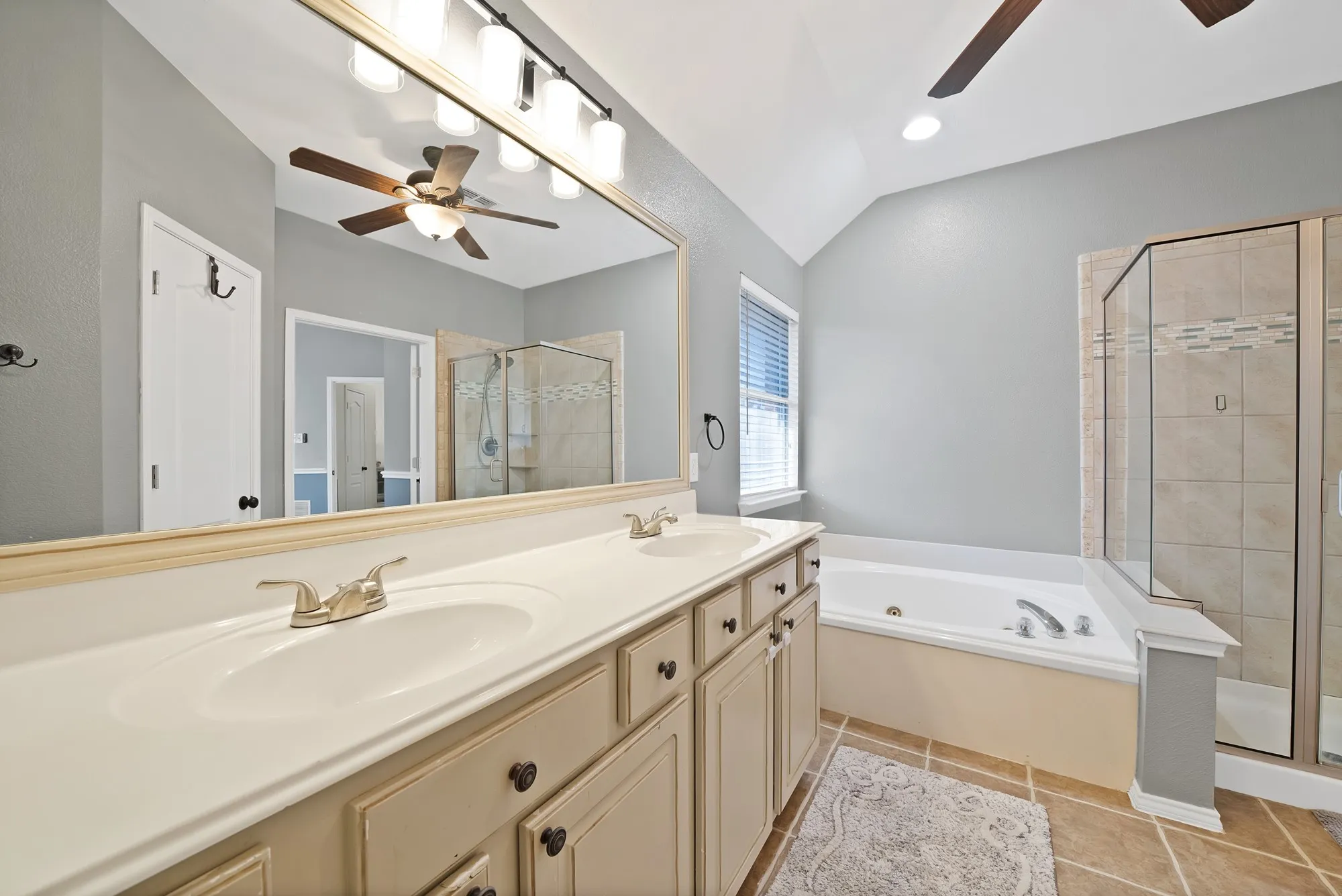Single Family Residence For Sale in Tarrant County , 505 Victory Lane, Mansfield, Texas 76063, 4 Bedroom, 2 Bathroom, 2 Garage spaces, 2,356 Sqft, built in 2003, mls#21390460, Real Estate Agent in Mansfield, Homes For Sale in Tarrant county, Homes For Sale in Mansfield, Realtor in Mansfield Texas, Real Estate Brokerage Independent Realty Texas, Luminita Cordes Realtor