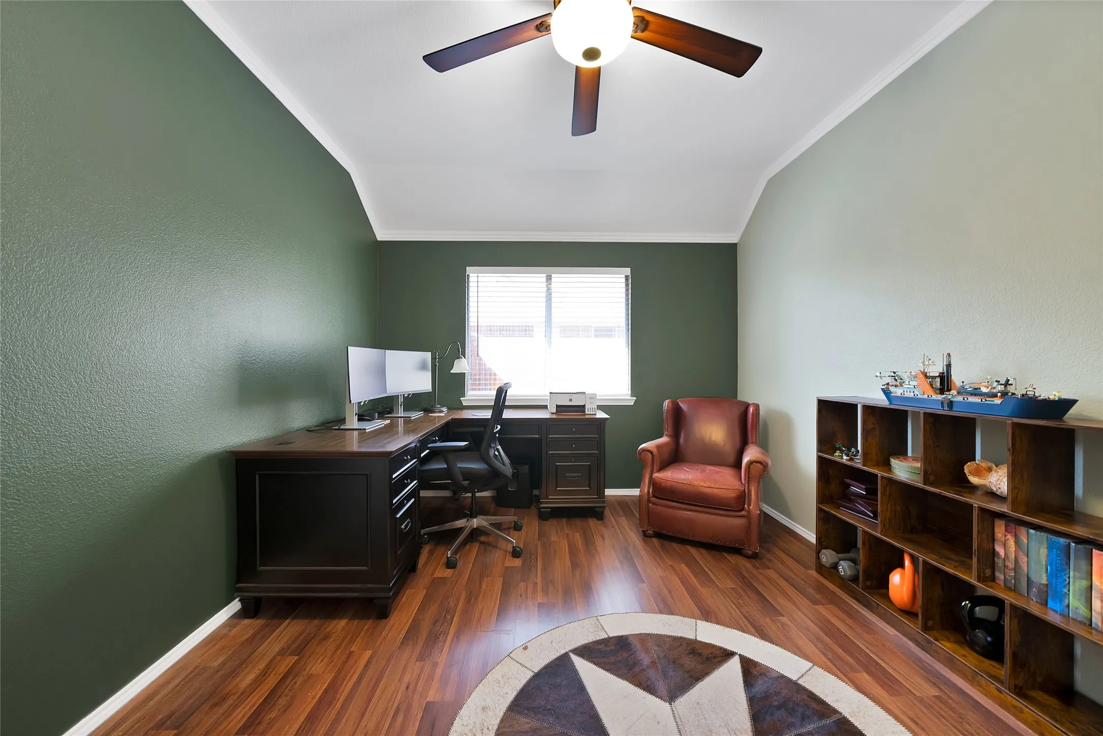 Single Family Residence For Sale in Tarrant County , 505 Victory Lane, Mansfield, Texas 76063, 4 Bedroom, 2 Bathroom, 2 Garage spaces, 2,356 Sqft, built in 2003, mls#21390460, Real Estate Agent in Mansfield, Homes For Sale in Tarrant county, Homes For Sale in Mansfield, Realtor in Mansfield Texas, Real Estate Brokerage Independent Realty Texas, Luminita Cordes Realtor