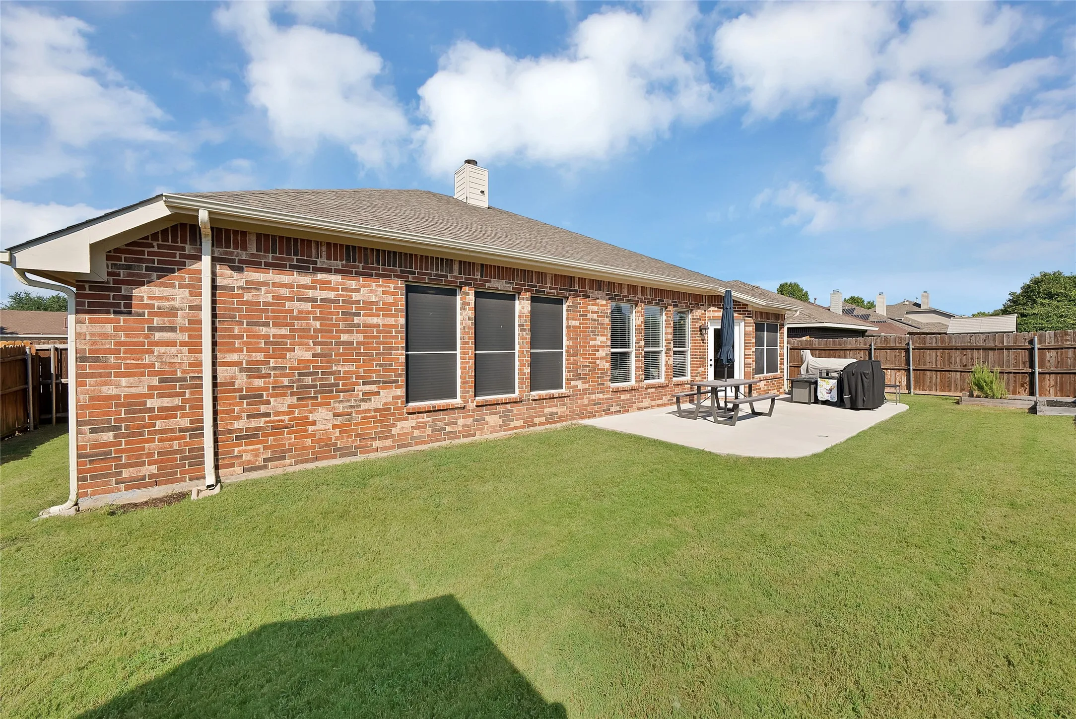 Single Family Residence For Sale in Tarrant County , 505 Victory Lane, Mansfield, Texas 76063, 4 Bedroom, 2 Bathroom, 2 Garage spaces, 2,356 Sqft, built in 2003, mls#21390460, Real Estate Agent in Mansfield, Homes For Sale in Tarrant county, Homes For Sale in Mansfield, Realtor in Mansfield Texas, Real Estate Brokerage Independent Realty Texas, Luminita Cordes Realtor