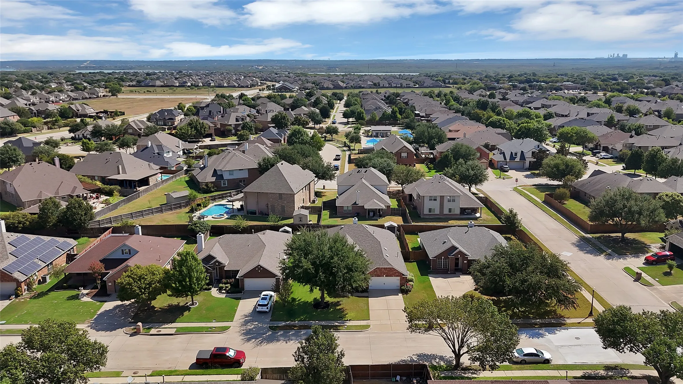 Single Family Residence For Sale in Tarrant County , 505 Victory Lane, Mansfield, Texas 76063, 4 Bedroom, 2 Bathroom, 2 Garage spaces, 2,356 Sqft, built in 2003, mls#21390460, Real Estate Agent in Mansfield, Homes For Sale in Tarrant county, Homes For Sale in Mansfield, Realtor in Mansfield Texas, Real Estate Brokerage Independent Realty Texas, Luminita Cordes Realtor