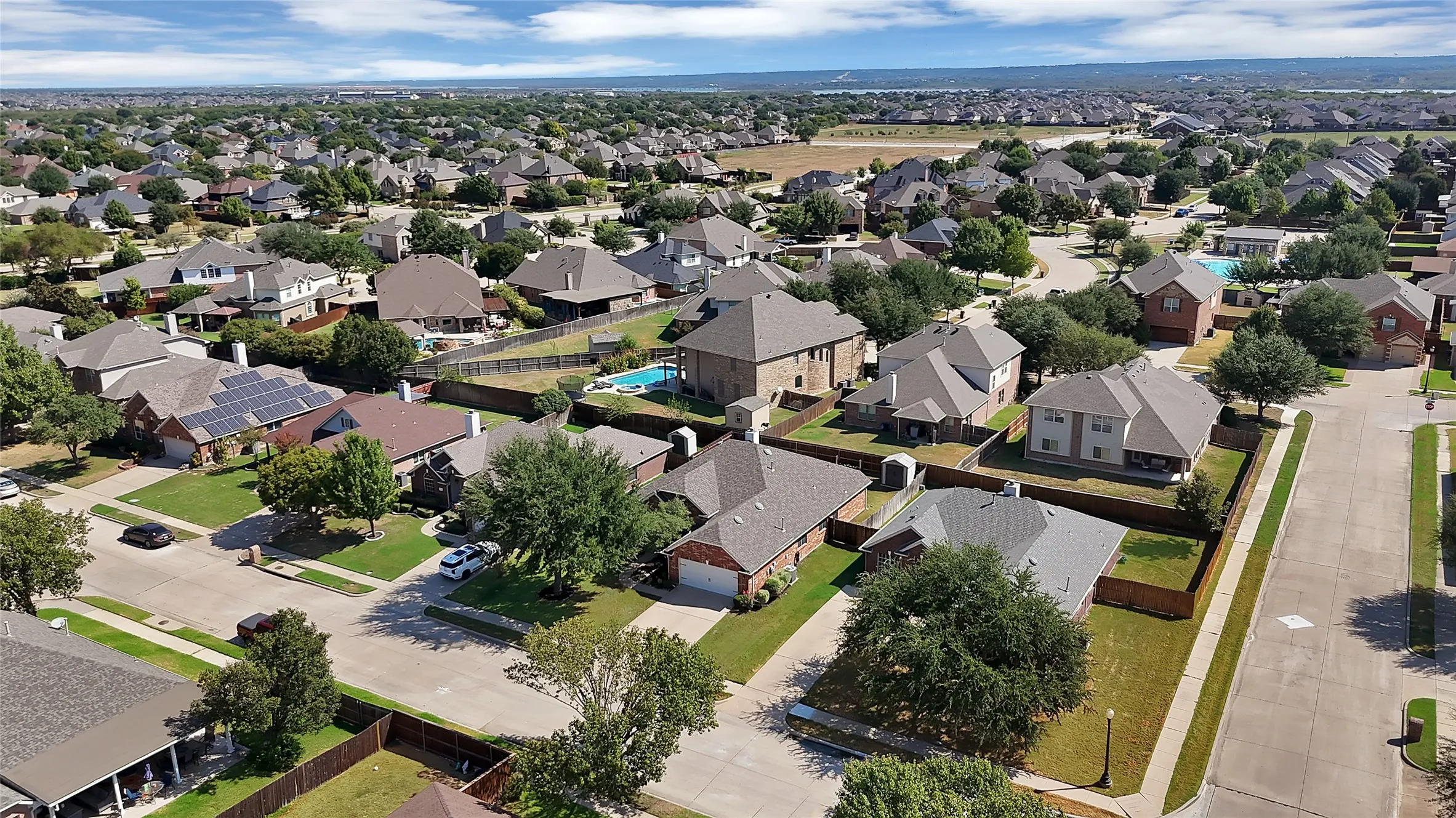 Single Family Residence For Sale in Tarrant County , 505 Victory Lane, Mansfield, Texas 76063, 4 Bedroom, 2 Bathroom, 2 Garage spaces, 2,356 Sqft, built in 2003, mls#21390460, Real Estate Agent in Mansfield, Homes For Sale in Tarrant county, Homes For Sale in Mansfield, Realtor in Mansfield Texas, Real Estate Brokerage Independent Realty Texas, Luminita Cordes Realtor