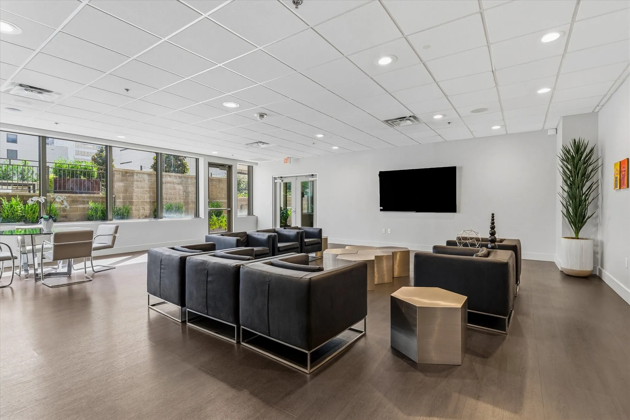 Condominium For Sale in Dallas County , 1200 Main Street 2507, Dallas, Texas 75202, 1 Bedroom, 1 Bathroom, 1 Garage spaces, 880 Sqft, built in 1974, mls#21388447, Real Estate Agent in Dallas, Homes For Sale in Dallas county, Homes For Sale in Dallas, Realtor in Dallas Texas, Real Estate Brokerage Independent Realty Texas, Luminita Cordes Realtor