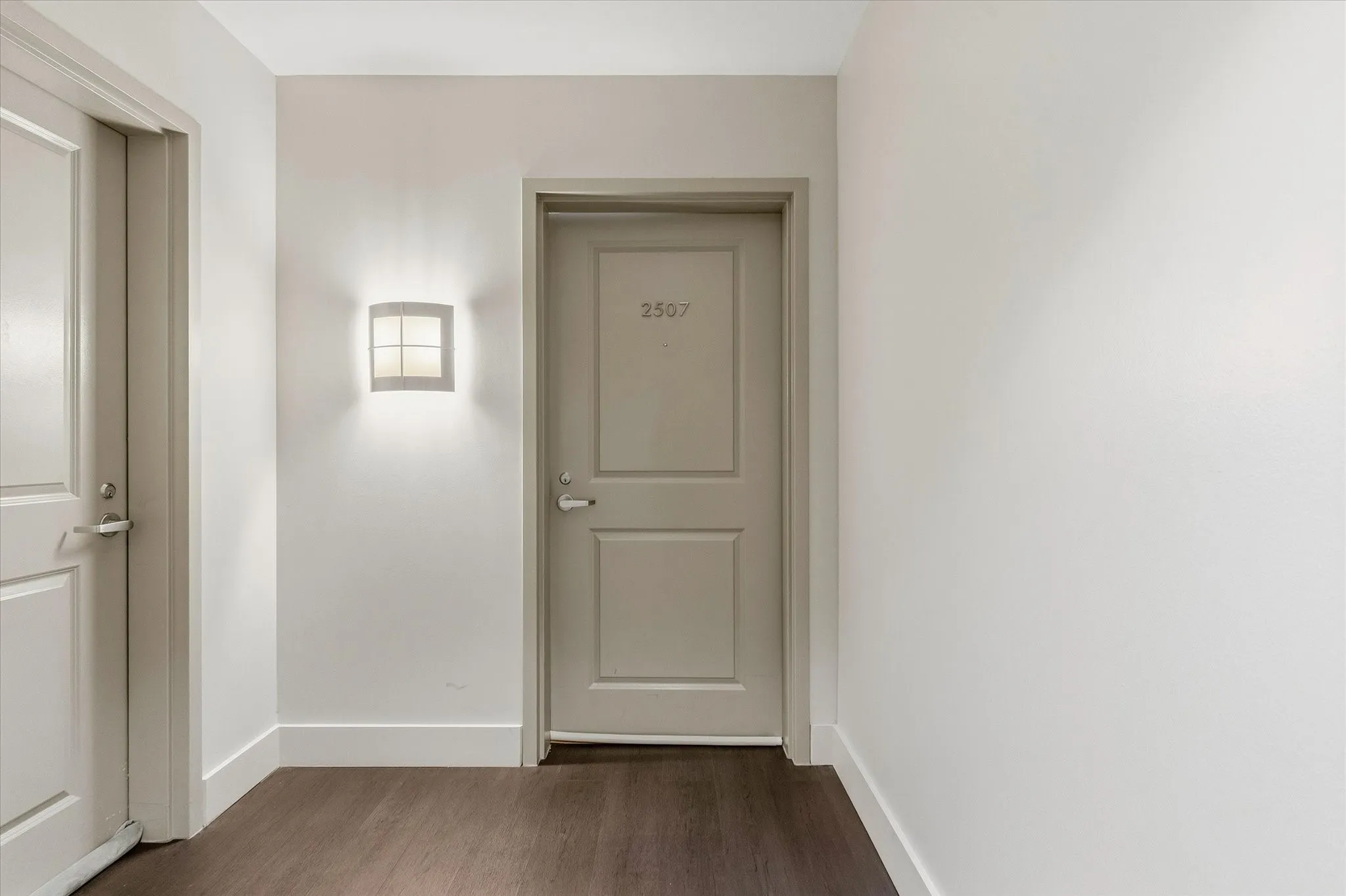 Condominium For Sale in Dallas County , 1200 Main Street 2507, Dallas, Texas 75202, 1 Bedroom, 1 Bathroom, 1 Garage spaces, 880 Sqft, built in 1974, mls#21388447, Real Estate Agent in Dallas, Homes For Sale in Dallas county, Homes For Sale in Dallas, Realtor in Dallas Texas, Real Estate Brokerage Independent Realty Texas, Luminita Cordes Realtor
