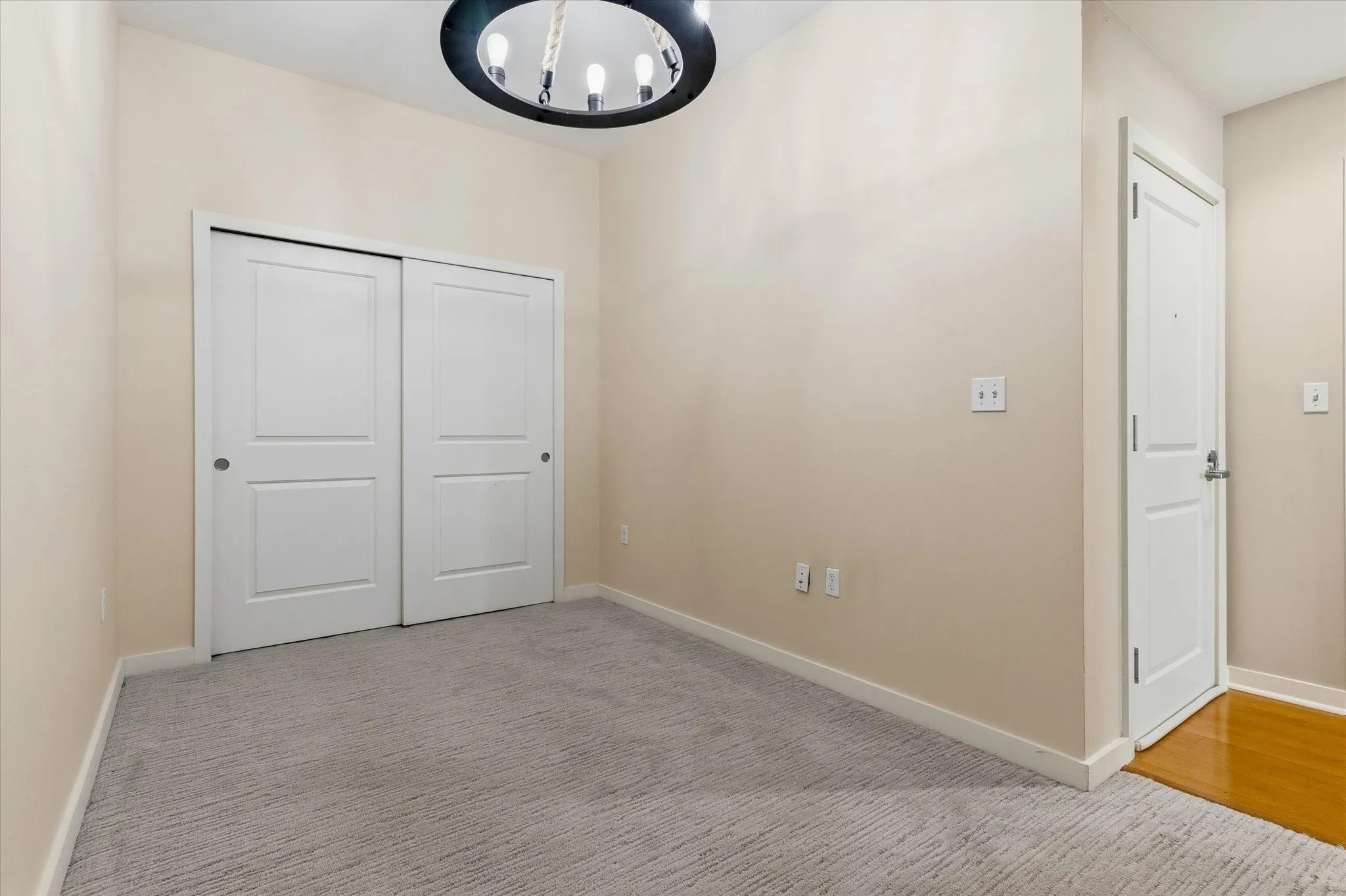 Condominium For Sale in Dallas County , 1200 Main Street 2507, Dallas, Texas 75202, 1 Bedroom, 1 Bathroom, 1 Garage spaces, 880 Sqft, built in 1974, mls#21388447, Real Estate Agent in Dallas, Homes For Sale in Dallas county, Homes For Sale in Dallas, Realtor in Dallas Texas, Real Estate Brokerage Independent Realty Texas, Luminita Cordes Realtor