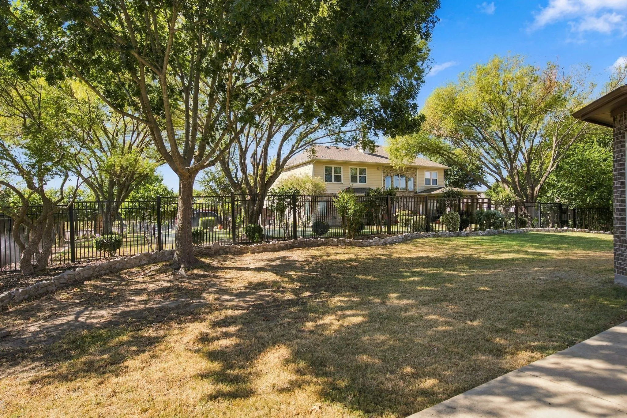 Single Family Residence For Sale in Collin County , 506 Longfellow Lane, Fairview, Texas 75069, 4 Bedroom, 5 Bathroom, 3 Garage spaces, 3,231 Sqft, built in 2010, mls#21390459, Real Estate Agent in Fairview, Homes For Sale in Collin county, Homes For Sale in Fairview, Realtor in Fairview Texas, Real Estate Brokerage Independent Realty Texas, Luminita Cordes Realtor