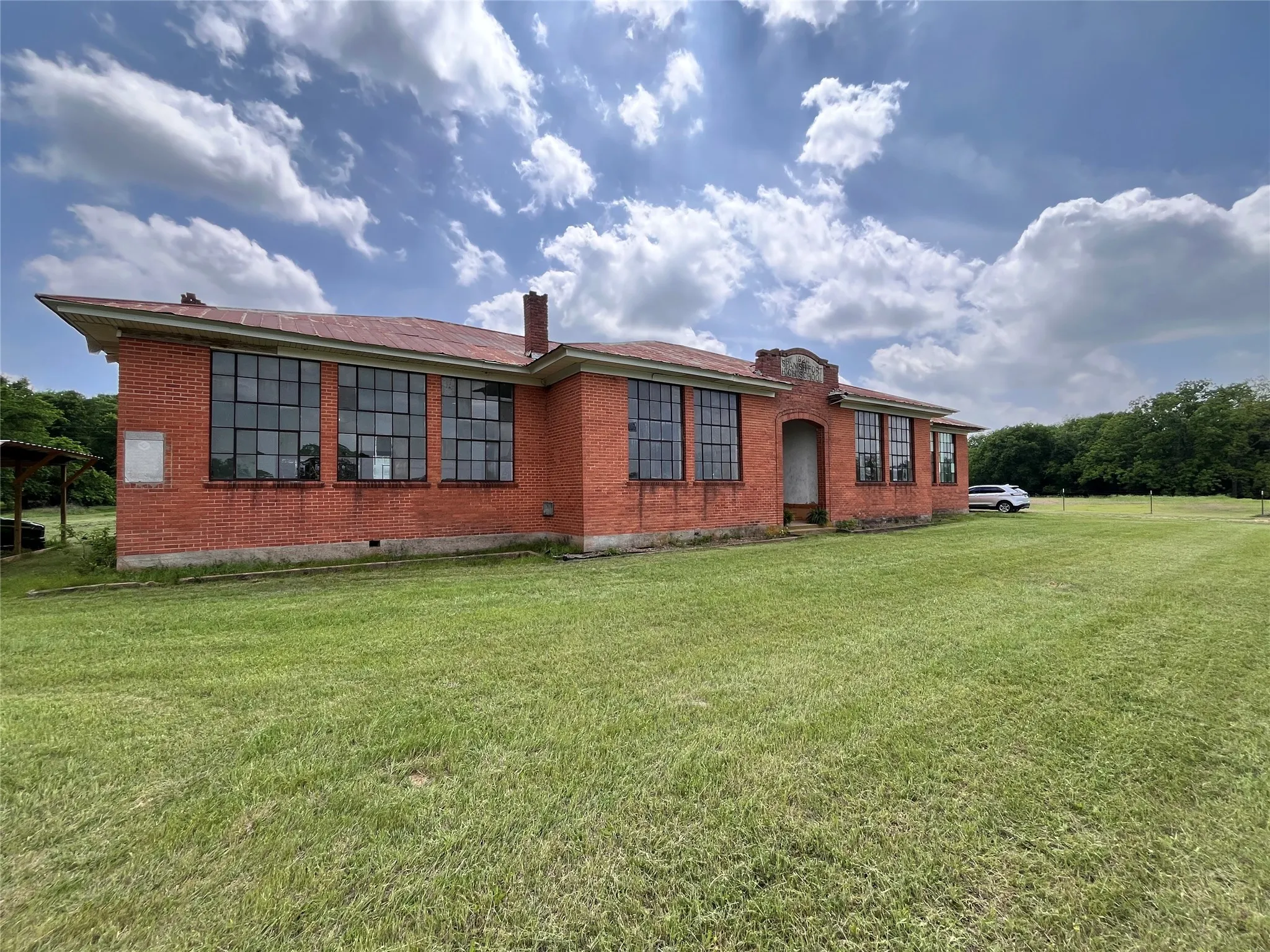 Single Family Residence For Sale in Montague County , 3673 FM 103, Nocona, Texas 76255, 2 Bedroom, 2 Bathroom, Garage spaces, 7,000 Sqft, built in 1924, mls#21390521, Real Estate Agent in Nocona, Homes For Sale in Montague county, Homes For Sale in Nocona, Realtor in Nocona Texas, Real Estate Brokerage Independent Realty Texas, Luminita Cordes Realtor