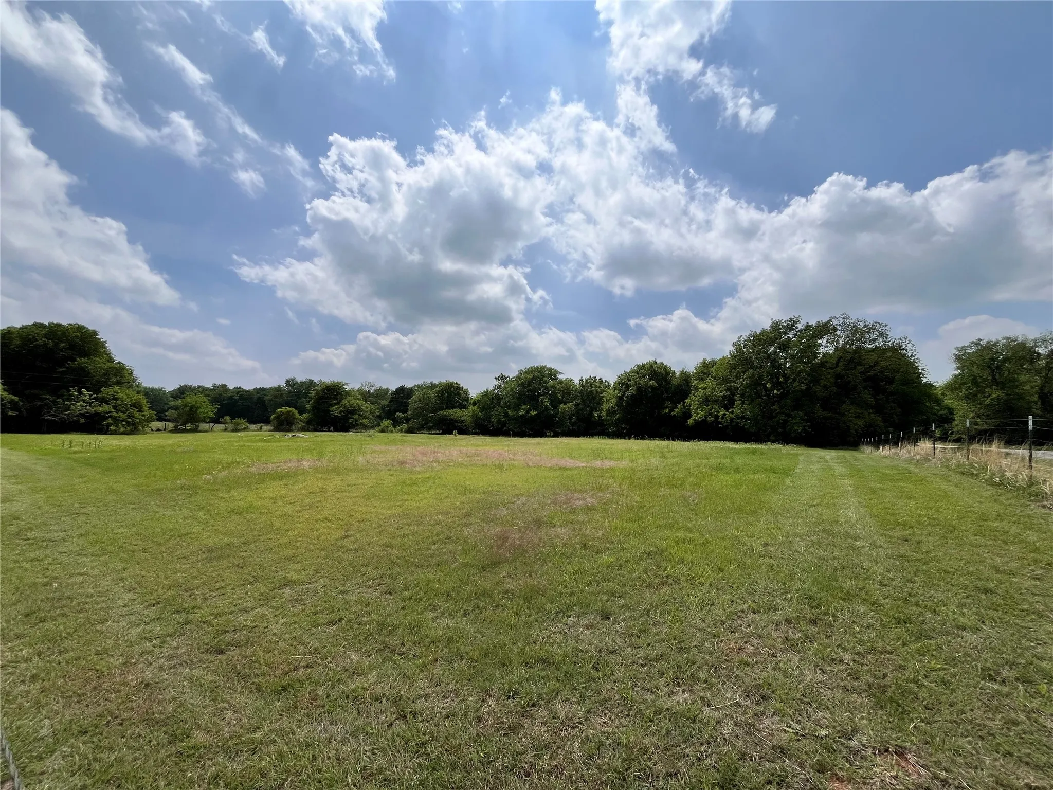 Single Family Residence For Sale in Montague County , 3673 FM 103, Nocona, Texas 76255, 2 Bedroom, 2 Bathroom, Garage spaces, 7,000 Sqft, built in 1924, mls#21390521, Real Estate Agent in Nocona, Homes For Sale in Montague county, Homes For Sale in Nocona, Realtor in Nocona Texas, Real Estate Brokerage Independent Realty Texas, Luminita Cordes Realtor