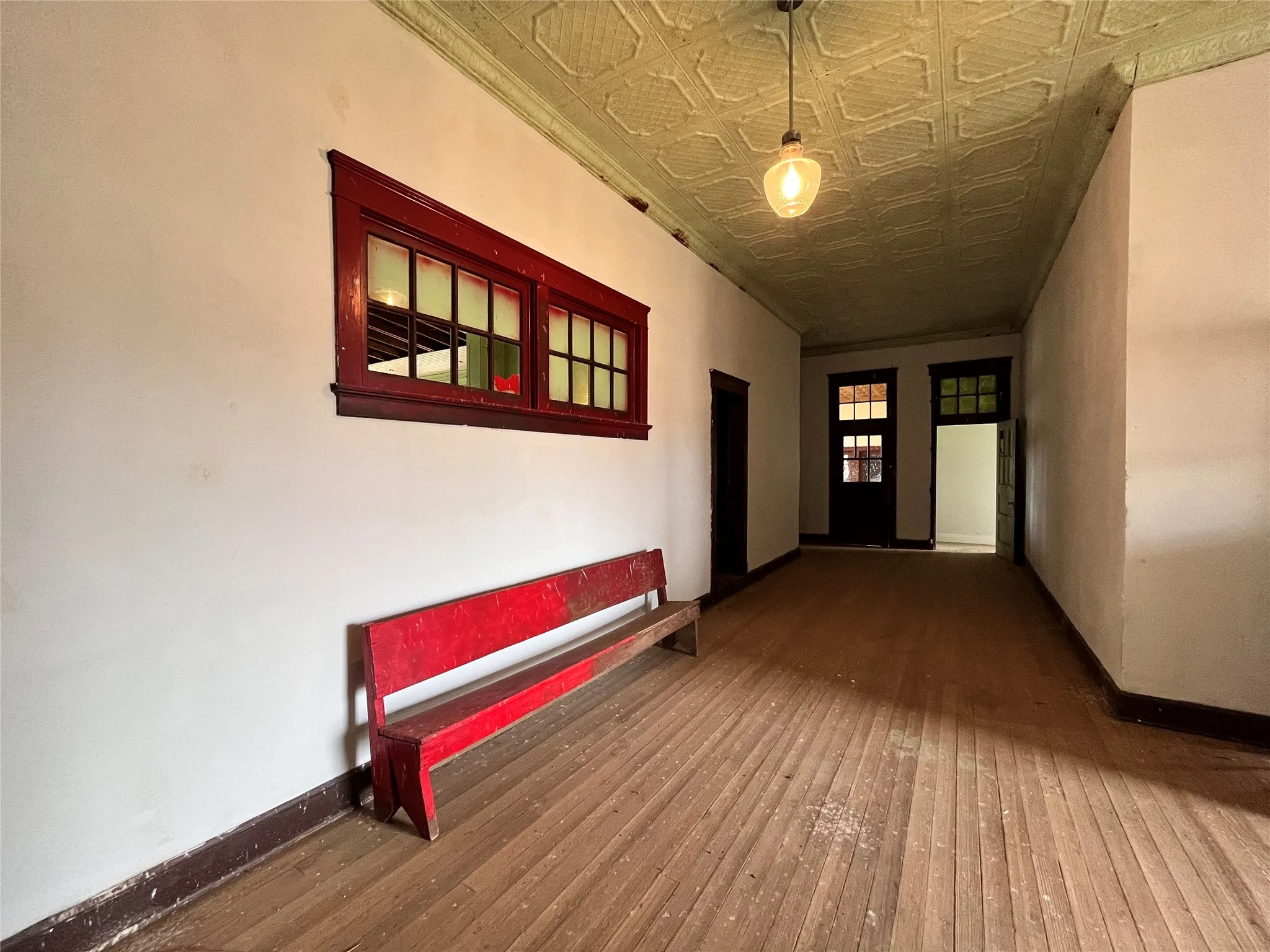 Single Family Residence For Sale in Montague County , 3673 FM 103, Nocona, Texas 76255, 2 Bedroom, 2 Bathroom, Garage spaces, 7,000 Sqft, built in 1924, mls#21390521, Real Estate Agent in Nocona, Homes For Sale in Montague county, Homes For Sale in Nocona, Realtor in Nocona Texas, Real Estate Brokerage Independent Realty Texas, Luminita Cordes Realtor