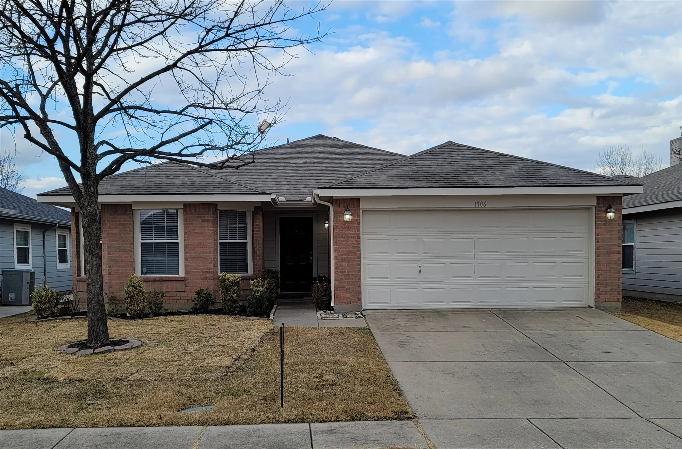 Single Family Residence For Rent in Collin County , 1706 Willow Way, Anna, Texas 75409, 0, 2 Bathroom, 2 Garage spaces, 1,620 Sqft, built in 2003, mls#21390526, Real Estate Agent in Anna, Homes For Rent in Collin county, Homes For Rent in Anna, Realtor in Anna Texas, Real Estate Brokerage Independent Realty Texas, Luminita Cordes Realtor