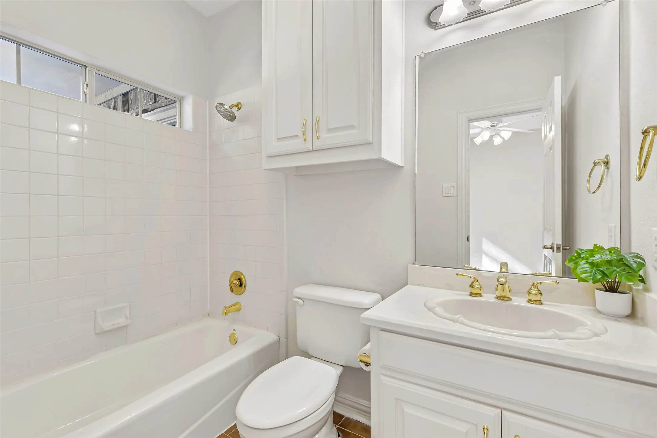 Single Family Residence For Sale in Dallas County , 902 Glen Meadow Court, Garland, Texas 75044, 4 Bedroom, 4 Bathroom, 3 Garage spaces, 3,911 Sqft, built in 1998, mls#21386547, Real Estate Agent in Garland, Homes For Sale in Dallas county, Homes For Sale in Garland, Realtor in Garland Texas, Real Estate Brokerage Independent Realty Texas, Luminita Cordes Realtor