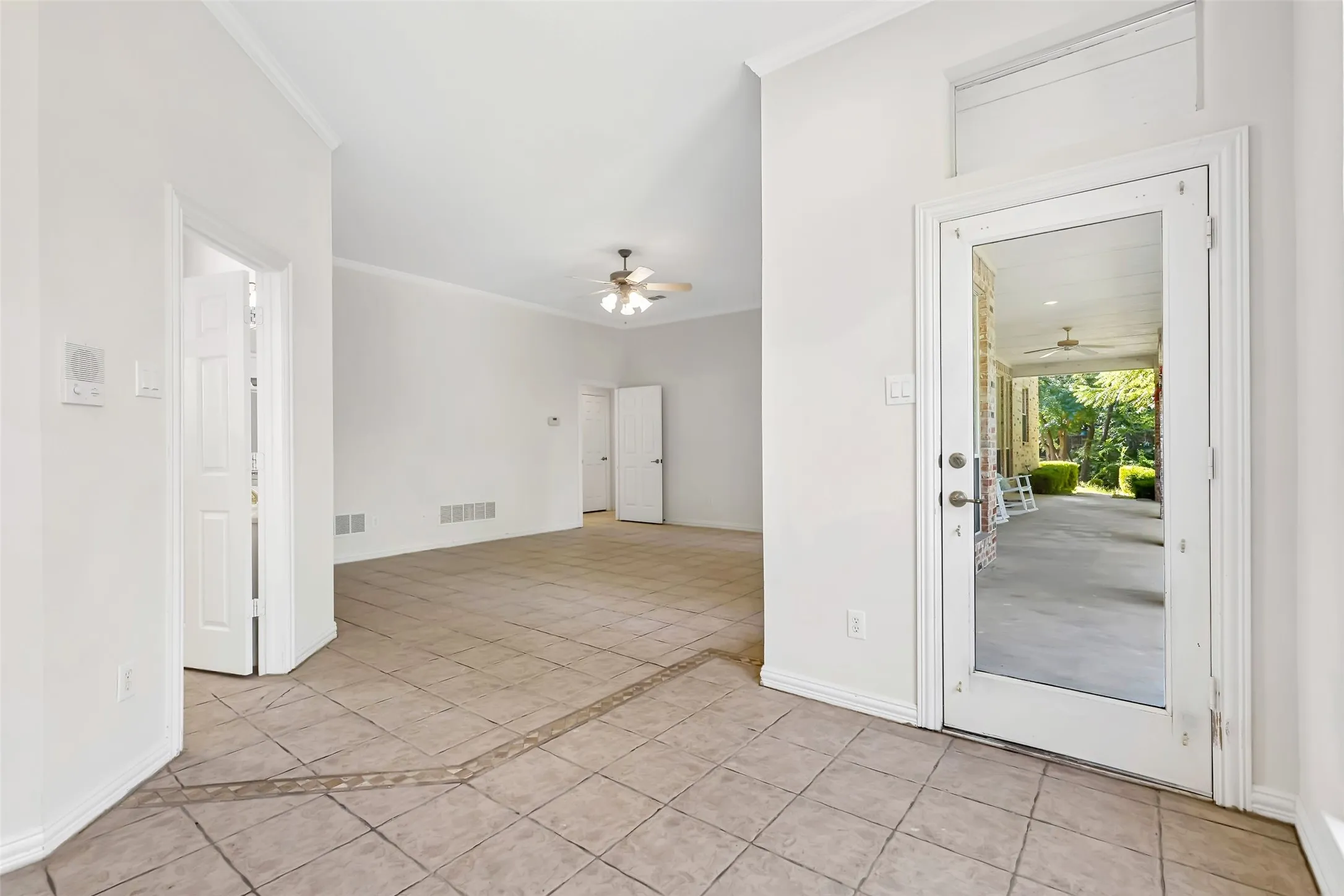 Single Family Residence For Sale in Dallas County , 902 Glen Meadow Court, Garland, Texas 75044, 4 Bedroom, 4 Bathroom, 3 Garage spaces, 3,911 Sqft, built in 1998, mls#21386547, Real Estate Agent in Garland, Homes For Sale in Dallas county, Homes For Sale in Garland, Realtor in Garland Texas, Real Estate Brokerage Independent Realty Texas, Luminita Cordes Realtor