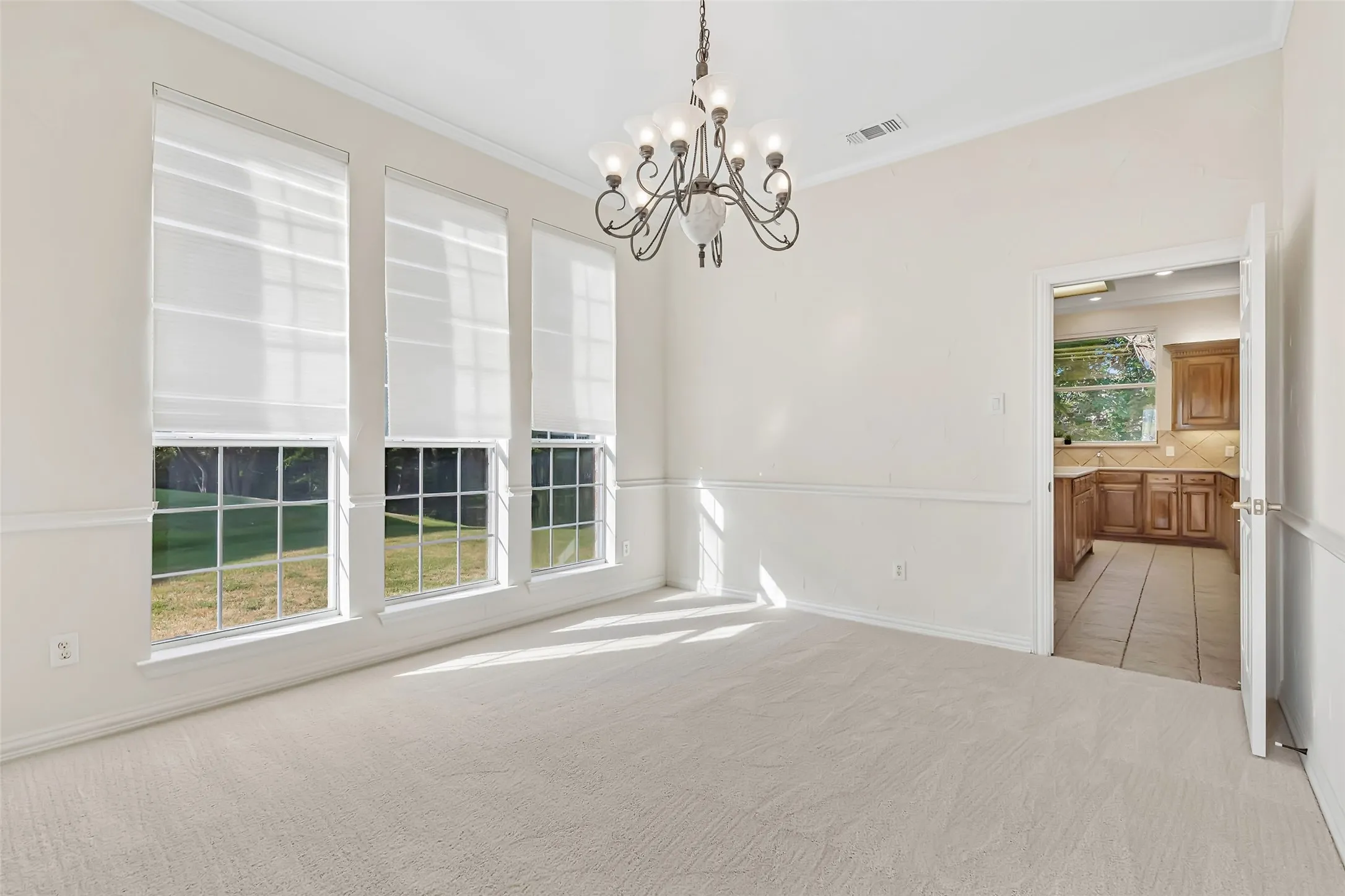 Single Family Residence For Sale in Dallas County , 902 Glen Meadow Court, Garland, Texas 75044, 4 Bedroom, 4 Bathroom, 3 Garage spaces, 3,911 Sqft, built in 1998, mls#21386547, Real Estate Agent in Garland, Homes For Sale in Dallas county, Homes For Sale in Garland, Realtor in Garland Texas, Real Estate Brokerage Independent Realty Texas, Luminita Cordes Realtor