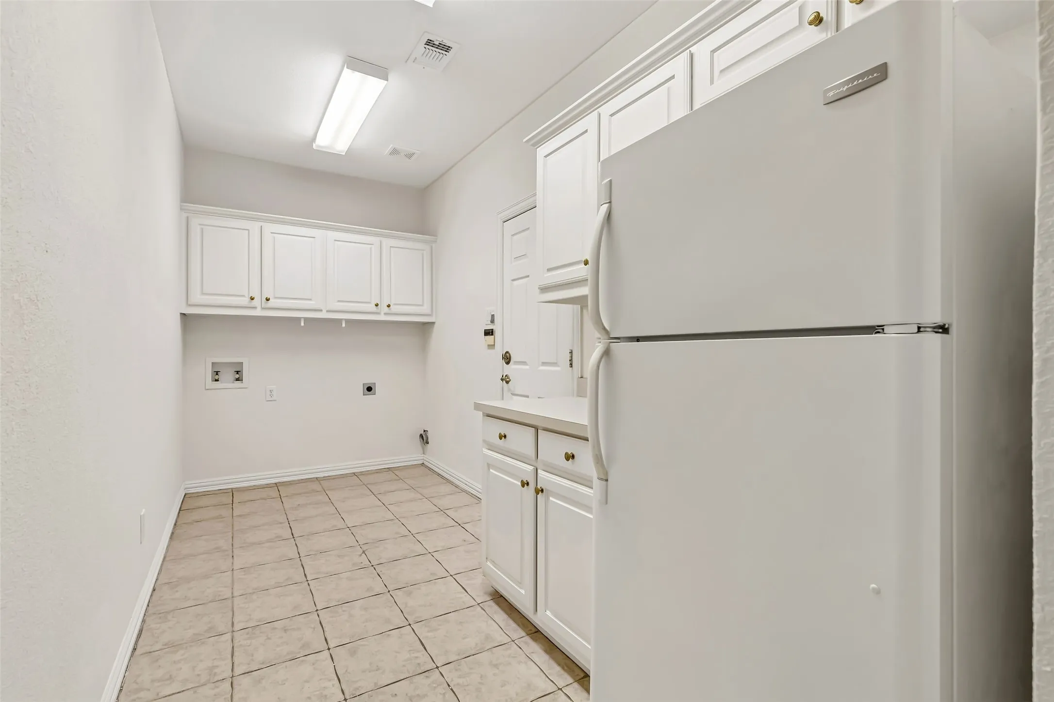 Single Family Residence For Sale in Dallas County , 902 Glen Meadow Court, Garland, Texas 75044, 4 Bedroom, 4 Bathroom, 3 Garage spaces, 3,911 Sqft, built in 1998, mls#21386547, Real Estate Agent in Garland, Homes For Sale in Dallas county, Homes For Sale in Garland, Realtor in Garland Texas, Real Estate Brokerage Independent Realty Texas, Luminita Cordes Realtor