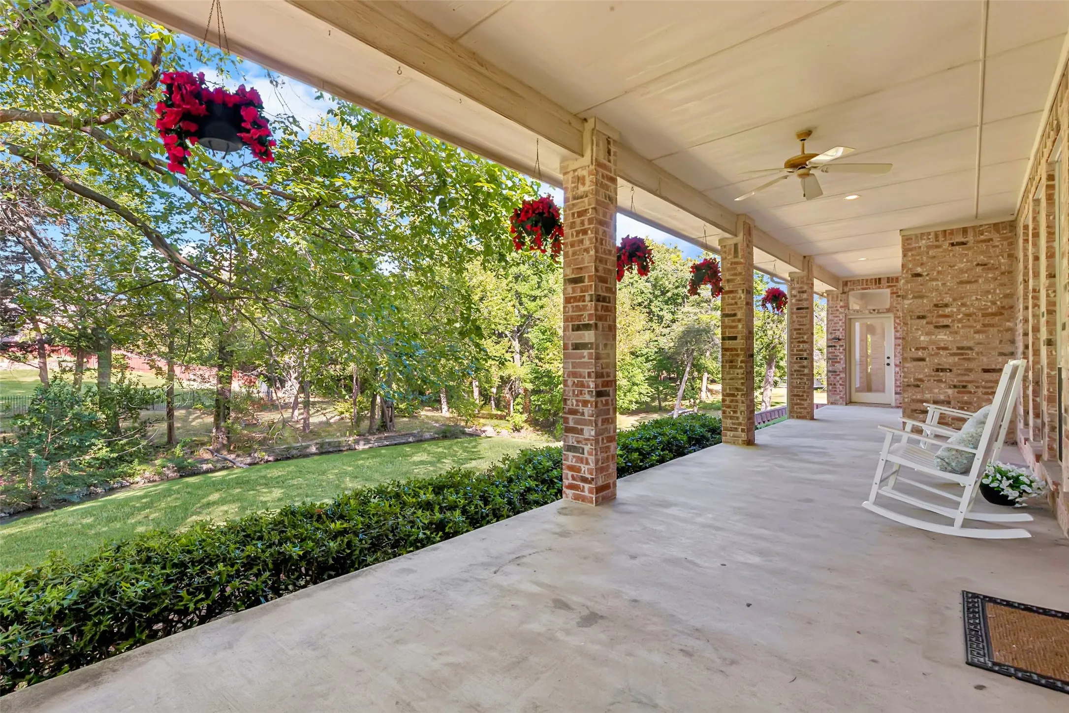 Single Family Residence For Sale in Dallas County , 902 Glen Meadow Court, Garland, Texas 75044, 4 Bedroom, 4 Bathroom, 3 Garage spaces, 3,911 Sqft, built in 1998, mls#21386547, Real Estate Agent in Garland, Homes For Sale in Dallas county, Homes For Sale in Garland, Realtor in Garland Texas, Real Estate Brokerage Independent Realty Texas, Luminita Cordes Realtor