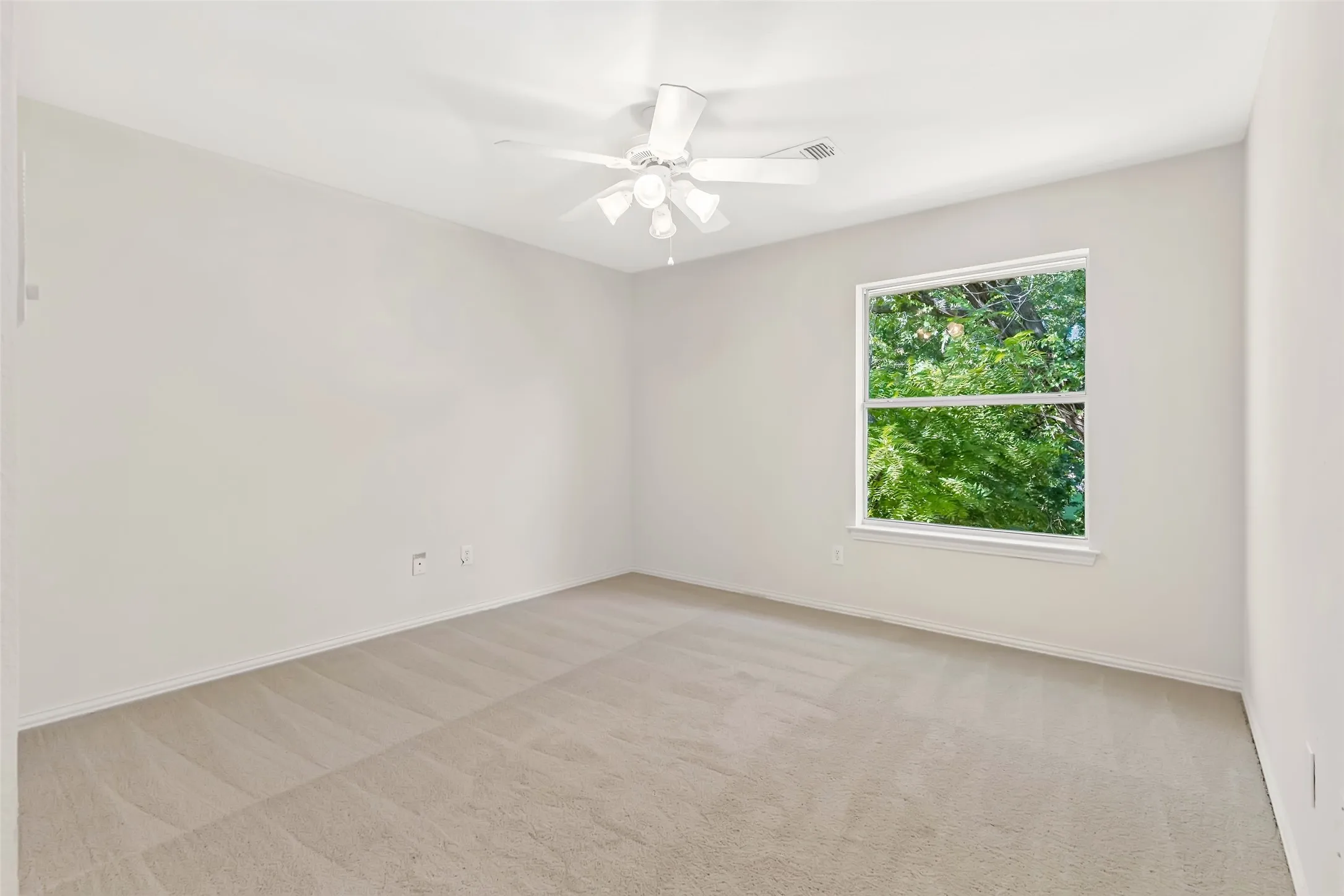 Single Family Residence For Sale in Dallas County , 902 Glen Meadow Court, Garland, Texas 75044, 4 Bedroom, 4 Bathroom, 3 Garage spaces, 3,911 Sqft, built in 1998, mls#21386547, Real Estate Agent in Garland, Homes For Sale in Dallas county, Homes For Sale in Garland, Realtor in Garland Texas, Real Estate Brokerage Independent Realty Texas, Luminita Cordes Realtor
