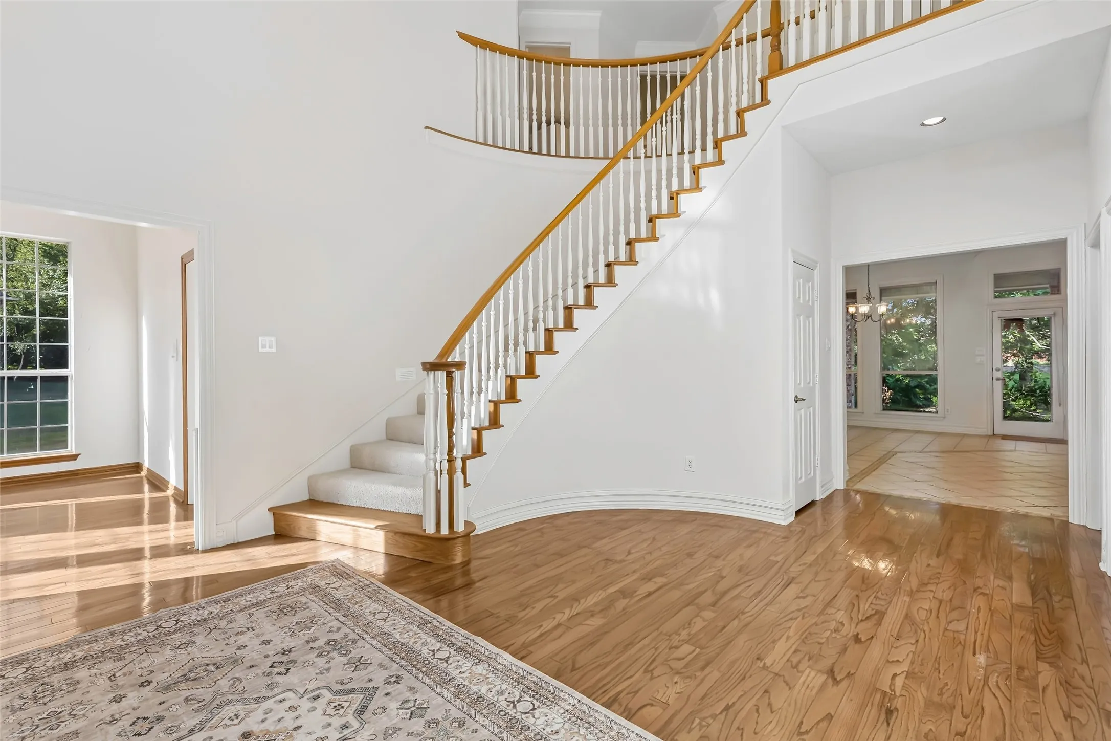 Single Family Residence For Sale in Dallas County , 902 Glen Meadow Court, Garland, Texas 75044, 4 Bedroom, 4 Bathroom, 3 Garage spaces, 3,911 Sqft, built in 1998, mls#21386547, Real Estate Agent in Garland, Homes For Sale in Dallas county, Homes For Sale in Garland, Realtor in Garland Texas, Real Estate Brokerage Independent Realty Texas, Luminita Cordes Realtor