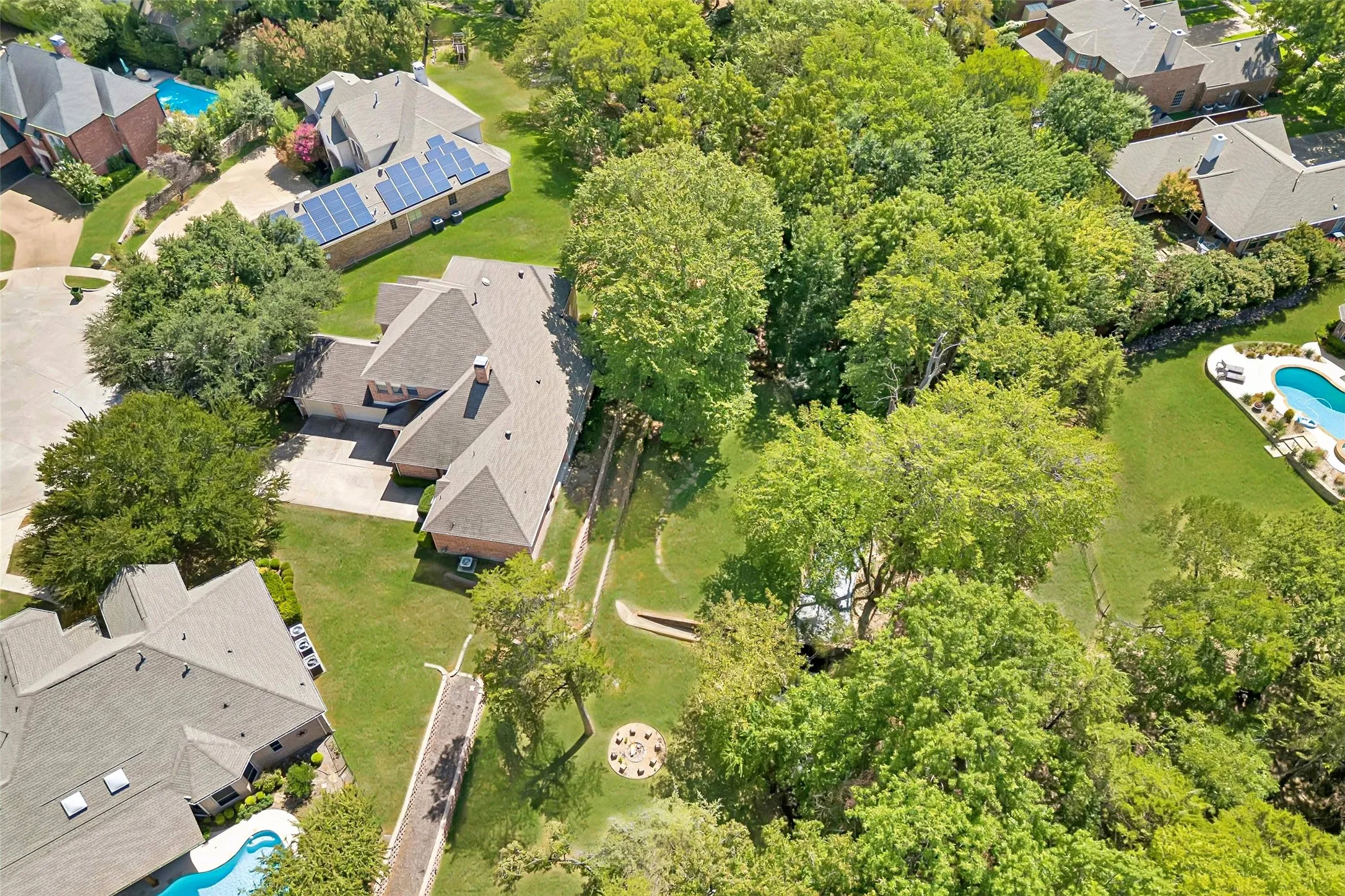 Single Family Residence For Sale in Dallas County , 902 Glen Meadow Court, Garland, Texas 75044, 4 Bedroom, 4 Bathroom, 3 Garage spaces, 3,911 Sqft, built in 1998, mls#21386547, Real Estate Agent in Garland, Homes For Sale in Dallas county, Homes For Sale in Garland, Realtor in Garland Texas, Real Estate Brokerage Independent Realty Texas, Luminita Cordes Realtor