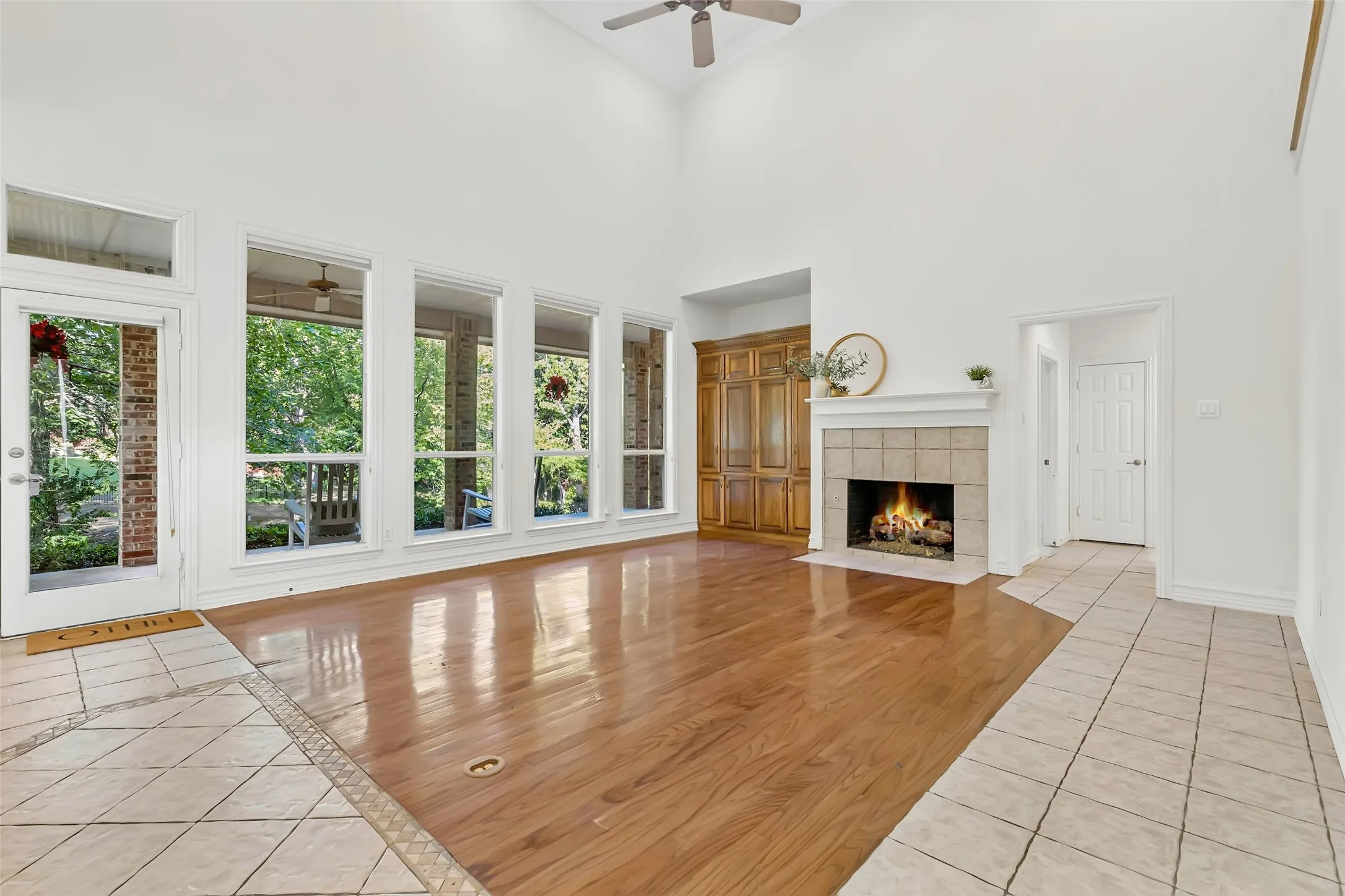 Single Family Residence For Sale in Dallas County , 902 Glen Meadow Court, Garland, Texas 75044, 4 Bedroom, 4 Bathroom, 3 Garage spaces, 3,911 Sqft, built in 1998, mls#21386547, Real Estate Agent in Garland, Homes For Sale in Dallas county, Homes For Sale in Garland, Realtor in Garland Texas, Real Estate Brokerage Independent Realty Texas, Luminita Cordes Realtor
