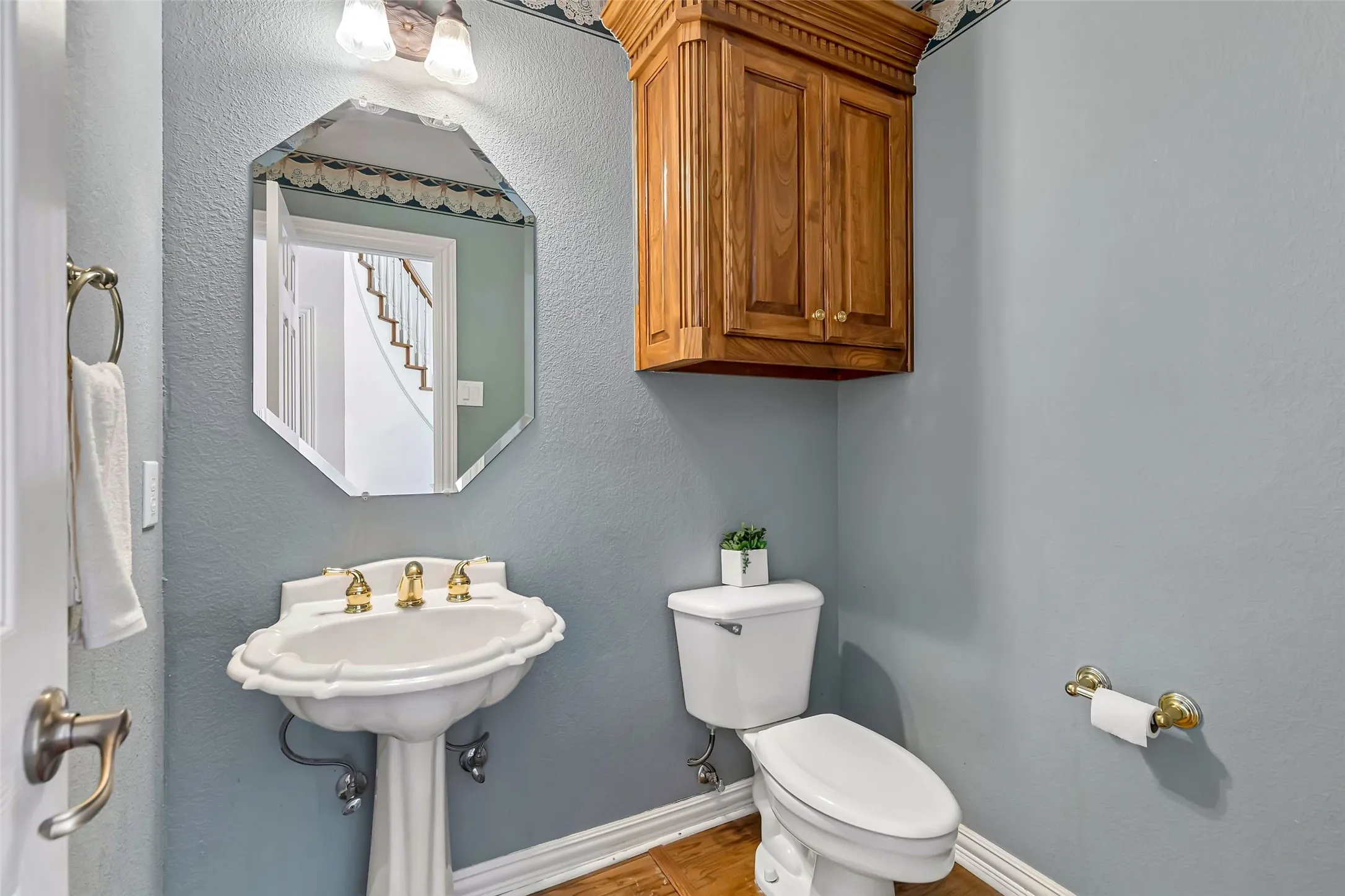 Single Family Residence For Sale in Dallas County , 902 Glen Meadow Court, Garland, Texas 75044, 4 Bedroom, 4 Bathroom, 3 Garage spaces, 3,911 Sqft, built in 1998, mls#21386547, Real Estate Agent in Garland, Homes For Sale in Dallas county, Homes For Sale in Garland, Realtor in Garland Texas, Real Estate Brokerage Independent Realty Texas, Luminita Cordes Realtor