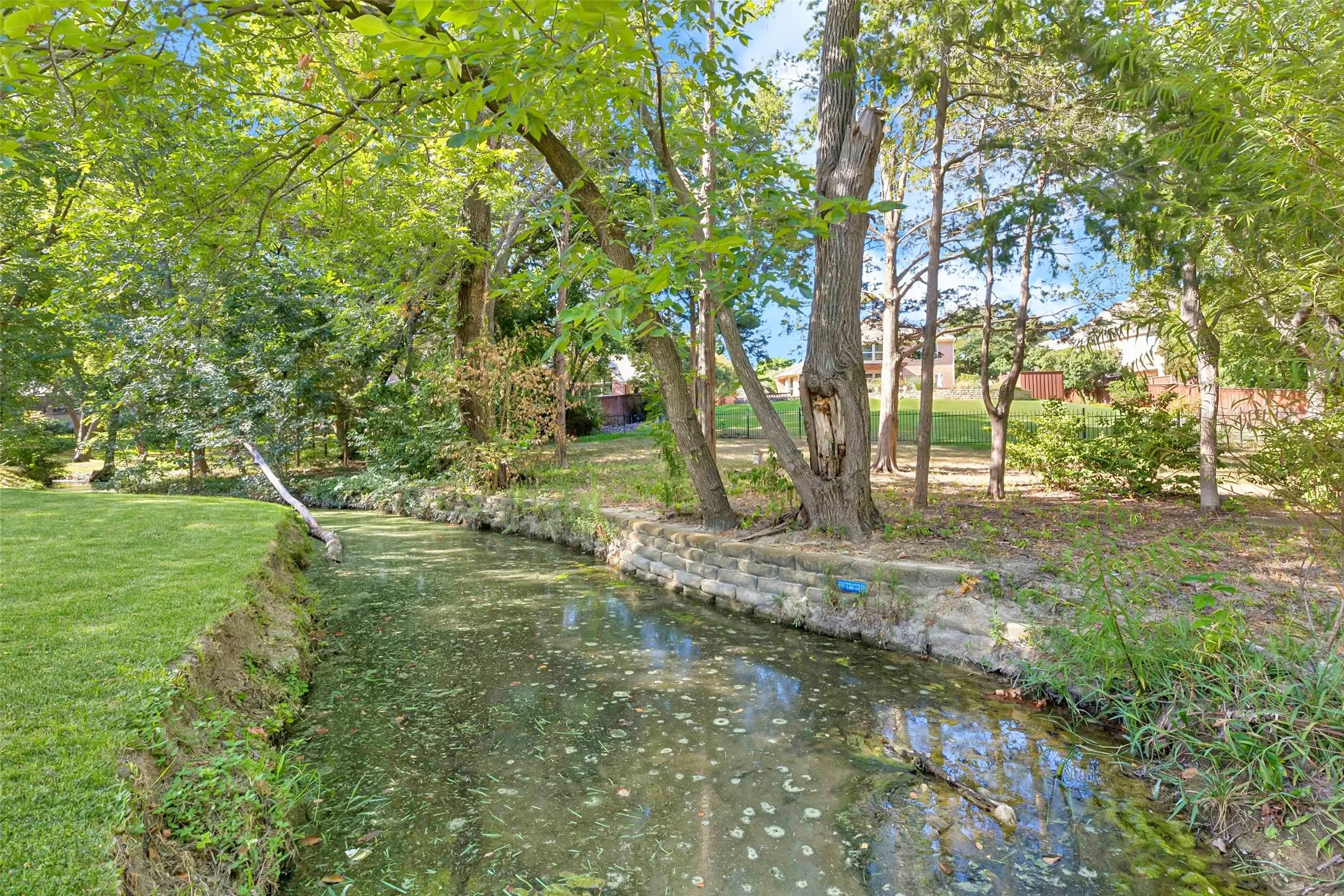 Single Family Residence For Sale in Dallas County , 902 Glen Meadow Court, Garland, Texas 75044, 4 Bedroom, 4 Bathroom, 3 Garage spaces, 3,911 Sqft, built in 1998, mls#21386547, Real Estate Agent in Garland, Homes For Sale in Dallas county, Homes For Sale in Garland, Realtor in Garland Texas, Real Estate Brokerage Independent Realty Texas, Luminita Cordes Realtor