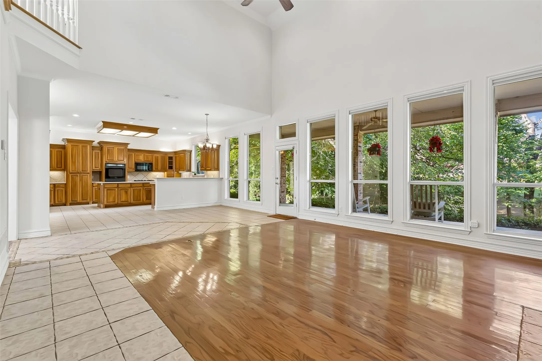 Single Family Residence For Sale in Dallas County , 902 Glen Meadow Court, Garland, Texas 75044, 4 Bedroom, 4 Bathroom, 3 Garage spaces, 3,911 Sqft, built in 1998, mls#21386547, Real Estate Agent in Garland, Homes For Sale in Dallas county, Homes For Sale in Garland, Realtor in Garland Texas, Real Estate Brokerage Independent Realty Texas, Luminita Cordes Realtor