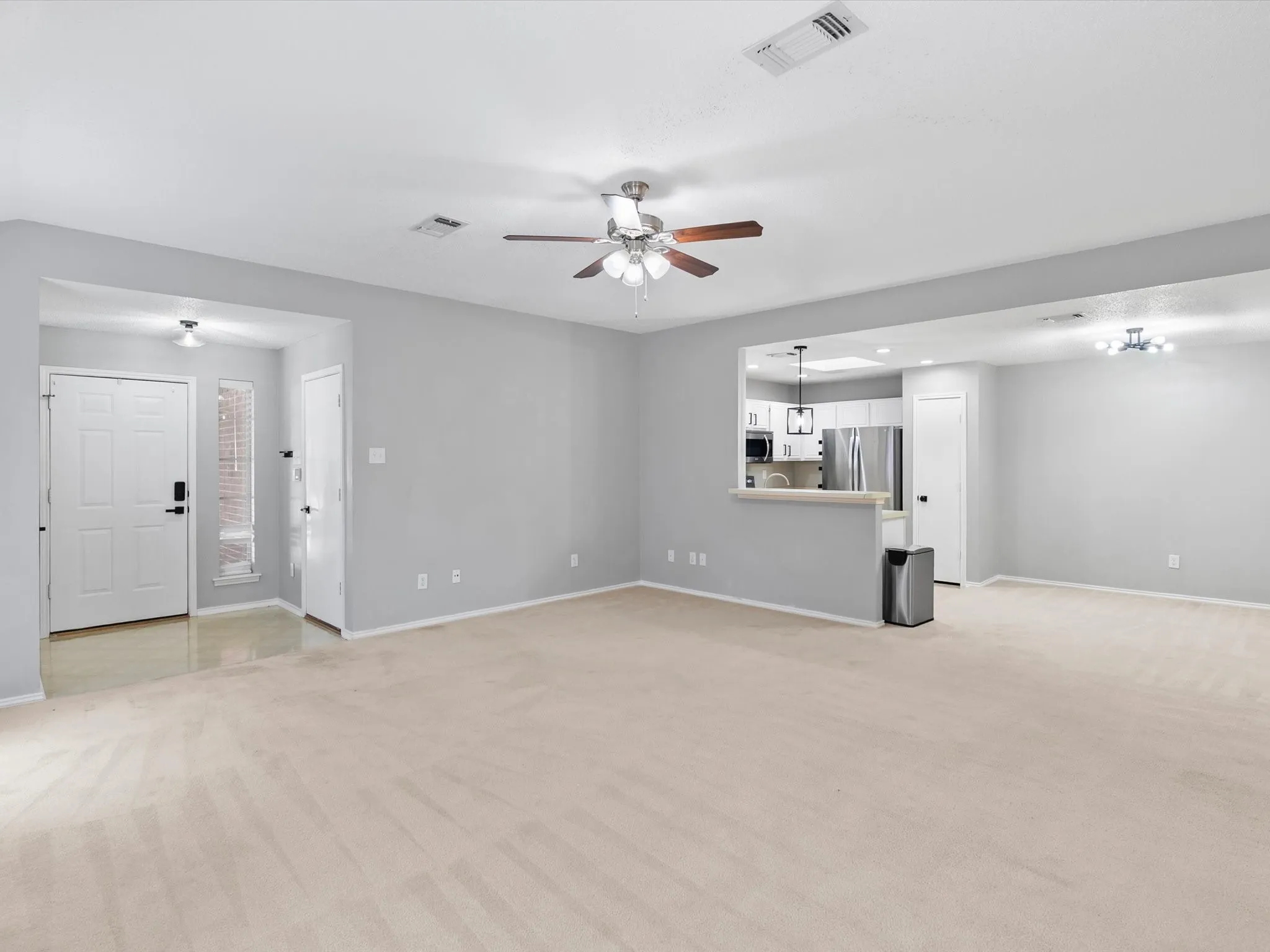 Single Family Residence For Rent in Dallas County , 616 Renaissance Place, Cedar Hill, Texas 75104, 2 Bedroom, 2 Bathroom, 2 Garage spaces, 1,341 Sqft, built in 1994, mls#21390533, Real Estate Agent in Cedar Hill, Homes For Rent in Dallas county, Homes For Rent in Cedar Hill, Realtor in Cedar Hill Texas, Real Estate Brokerage Independent Realty Texas, Luminita Cordes Realtor