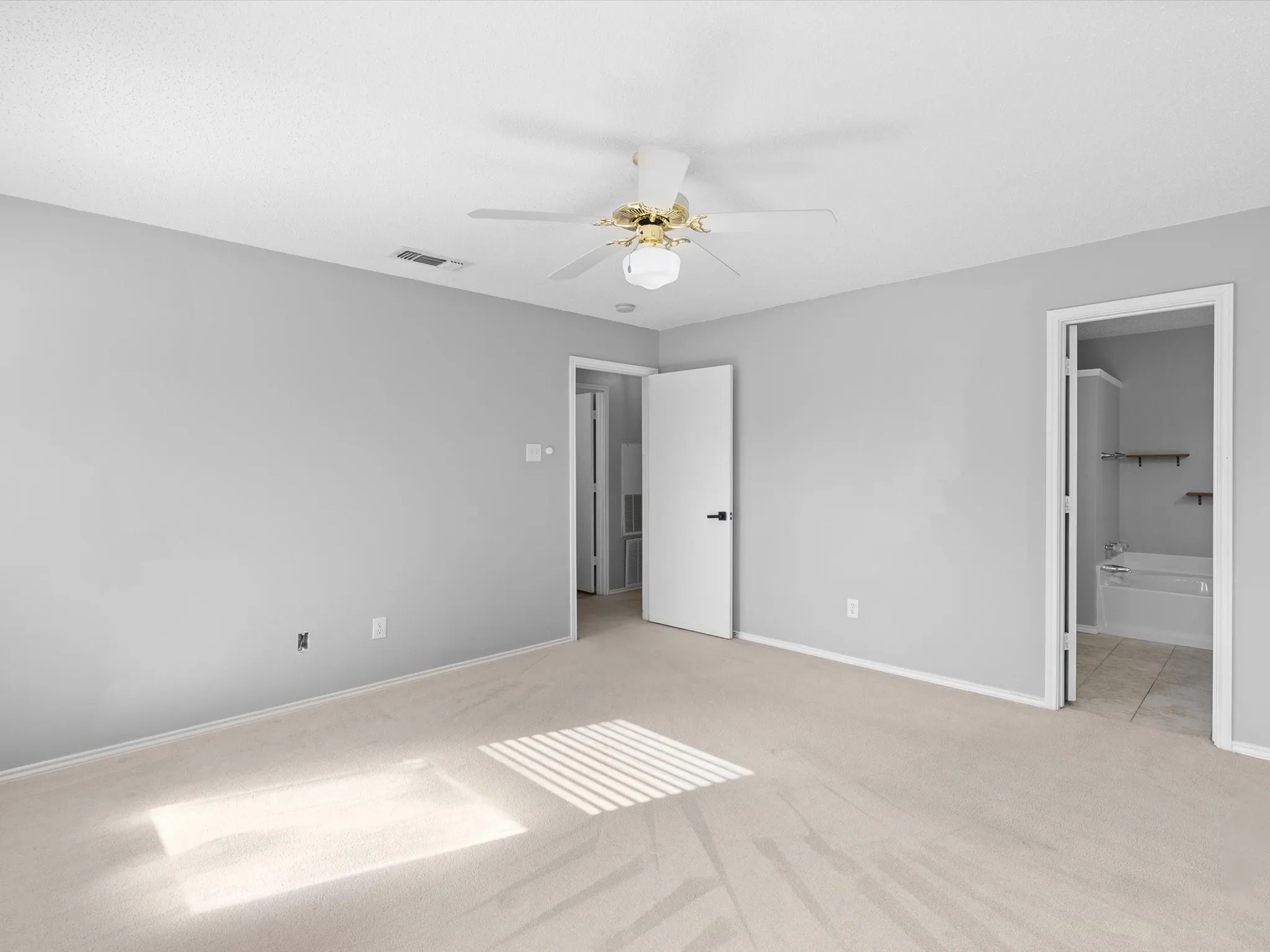 Single Family Residence For Rent in Dallas County , 616 Renaissance Place, Cedar Hill, Texas 75104, 2 Bedroom, 2 Bathroom, 2 Garage spaces, 1,341 Sqft, built in 1994, mls#21390533, Real Estate Agent in Cedar Hill, Homes For Rent in Dallas county, Homes For Rent in Cedar Hill, Realtor in Cedar Hill Texas, Real Estate Brokerage Independent Realty Texas, Luminita Cordes Realtor