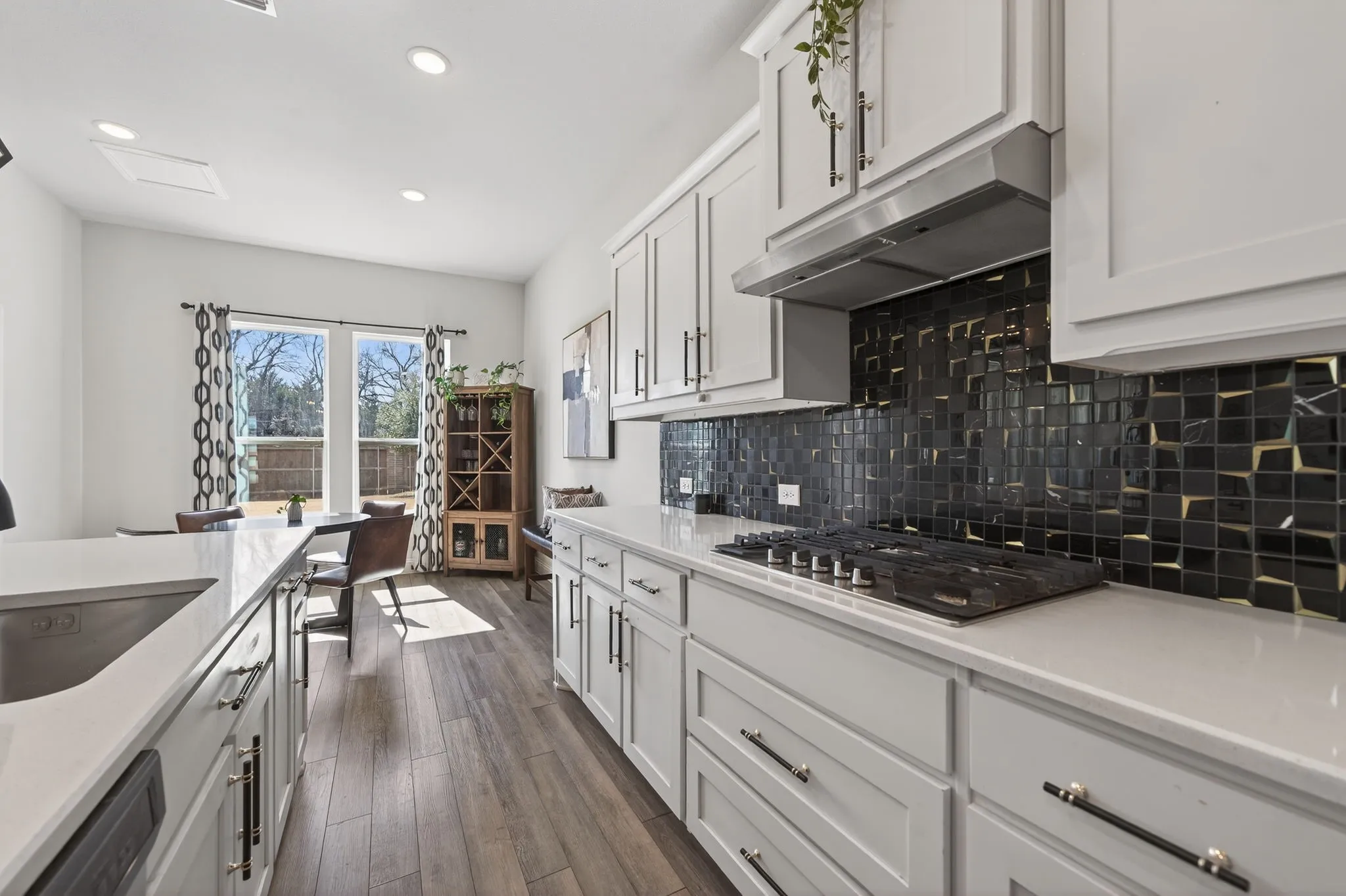 Single Family Residence For Sale in Collin County , 3914 Blue Stem Boulevard, Melissa, Texas 75454, 4 Bedroom, 3 Bathroom, 2 Garage spaces, 3,371 Sqft, built in 2022, mls#21390535, Real Estate Agent in Melissa, Homes For Sale in Collin county, Homes For Sale in Melissa, Realtor in Melissa Texas, Real Estate Brokerage Independent Realty Texas, Luminita Cordes Realtor