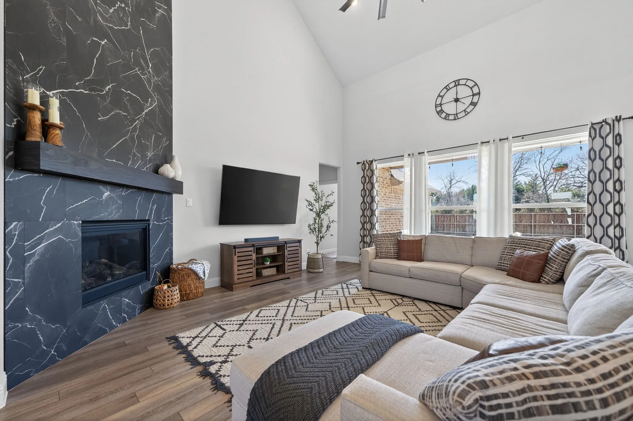 Single Family Residence For Sale in Collin County , 3914 Blue Stem Boulevard, Melissa, Texas 75454, 4 Bedroom, 3 Bathroom, 2 Garage spaces, 3,371 Sqft, built in 2022, mls#21390535, Real Estate Agent in Melissa, Homes For Sale in Collin county, Homes For Sale in Melissa, Realtor in Melissa Texas, Real Estate Brokerage Independent Realty Texas, Luminita Cordes Realtor