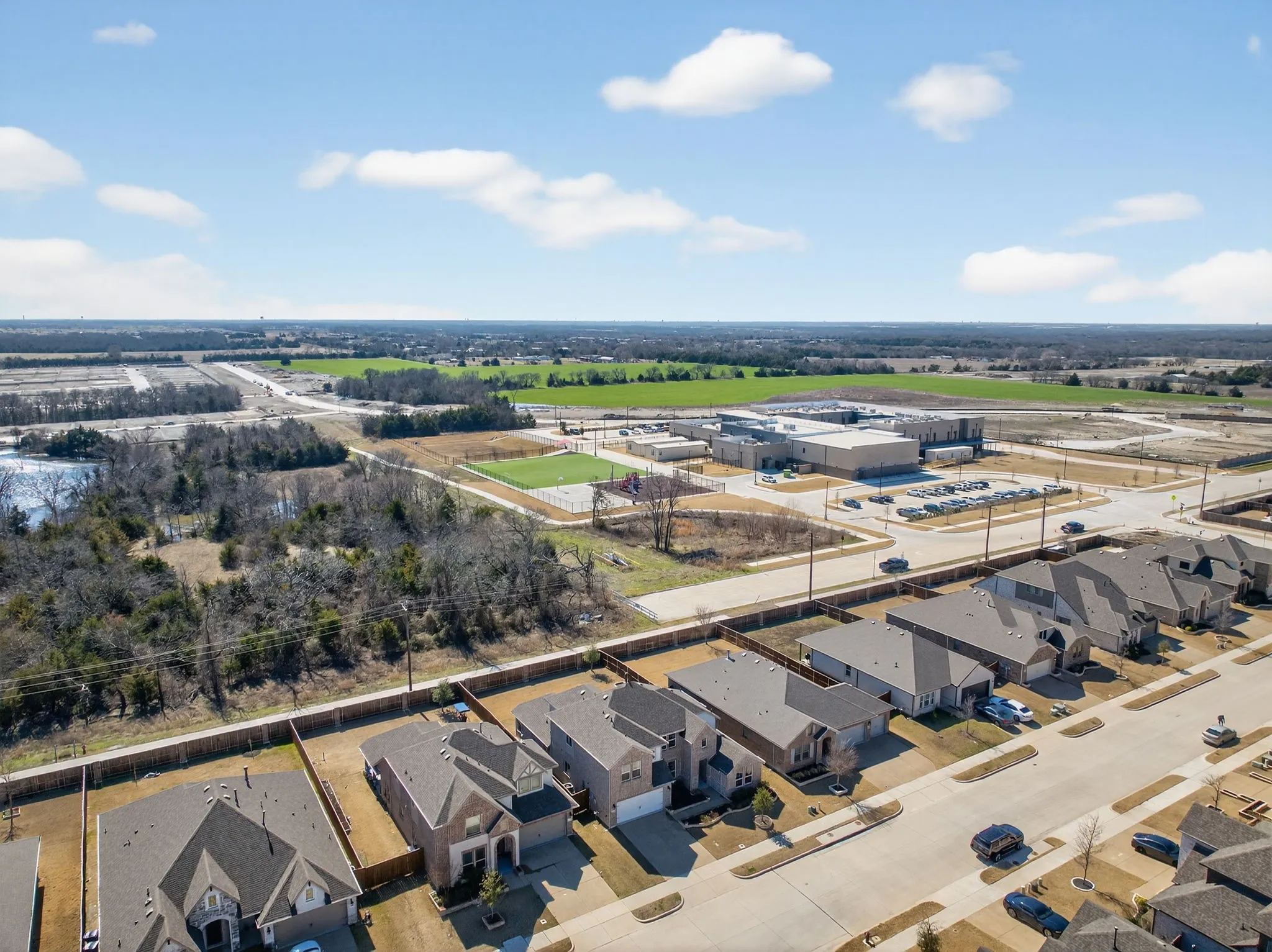 Single Family Residence For Sale in Collin County , 3914 Blue Stem Boulevard, Melissa, Texas 75454, 4 Bedroom, 3 Bathroom, 2 Garage spaces, 3,371 Sqft, built in 2022, mls#21390535, Real Estate Agent in Melissa, Homes For Sale in Collin county, Homes For Sale in Melissa, Realtor in Melissa Texas, Real Estate Brokerage Independent Realty Texas, Luminita Cordes Realtor