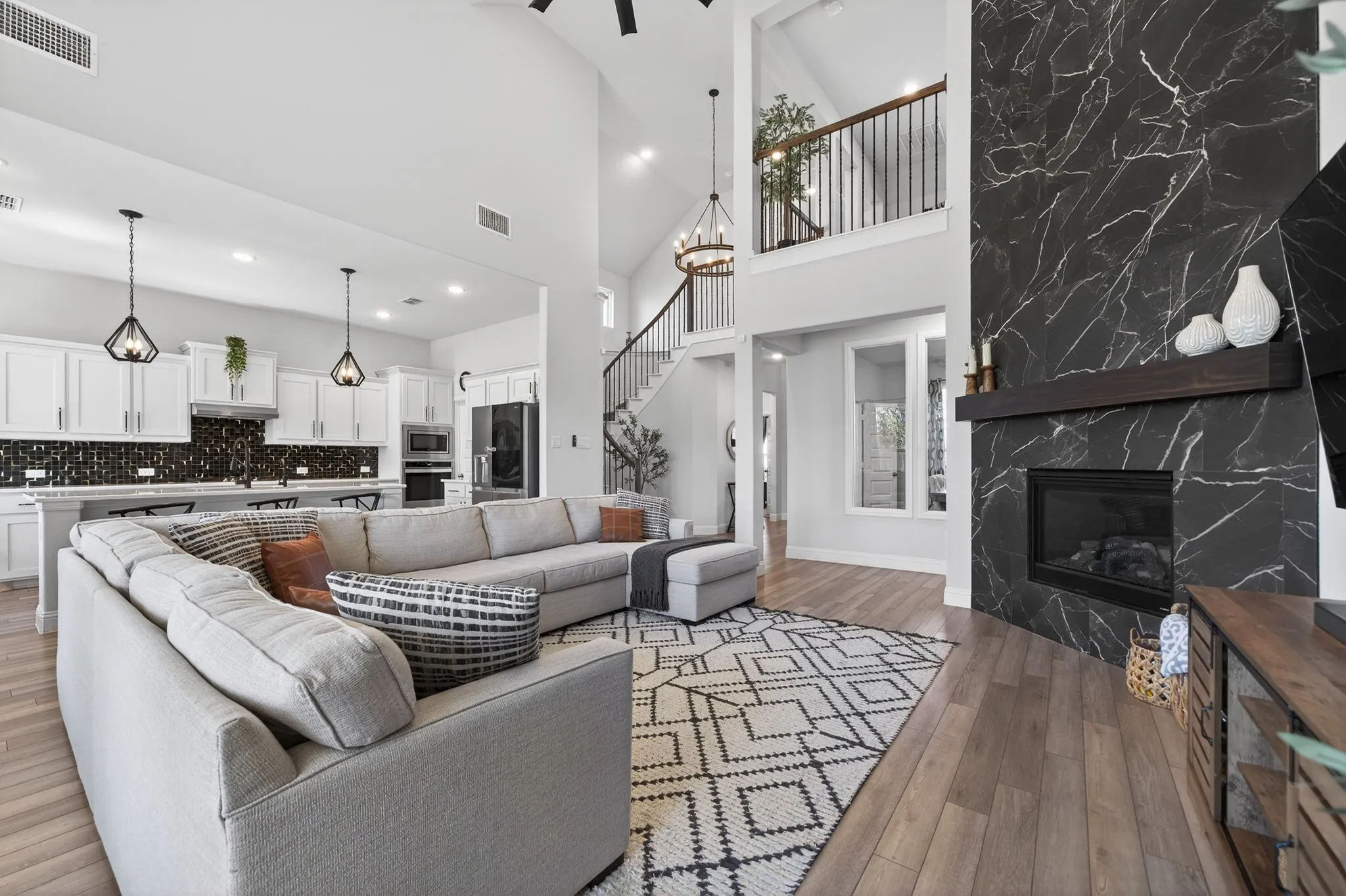 Single Family Residence For Sale in Collin County , 3914 Blue Stem Boulevard, Melissa, Texas 75454, 4 Bedroom, 3 Bathroom, 2 Garage spaces, 3,371 Sqft, built in 2022, mls#21390535, Real Estate Agent in Melissa, Homes For Sale in Collin county, Homes For Sale in Melissa, Realtor in Melissa Texas, Real Estate Brokerage Independent Realty Texas, Luminita Cordes Realtor