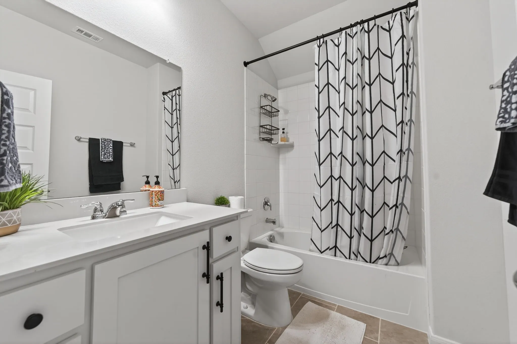 Single Family Residence For Sale in Collin County , 3914 Blue Stem Boulevard, Melissa, Texas 75454, 4 Bedroom, 3 Bathroom, 2 Garage spaces, 3,371 Sqft, built in 2022, mls#21390535, Real Estate Agent in Melissa, Homes For Sale in Collin county, Homes For Sale in Melissa, Realtor in Melissa Texas, Real Estate Brokerage Independent Realty Texas, Luminita Cordes Realtor