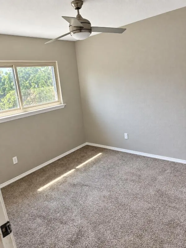Single Family Residence For Sale in Dallas County , 7426 Elderberry Lane, Dallas, Texas 75249, 4 Bedroom, 3 Bathroom, 2 Garage spaces, 1,902 Sqft, built in 1979, mls#21379143, Real Estate Agent in Dallas, Homes For Sale in Dallas county, Homes For Sale in Dallas, Realtor in Dallas Texas, Real Estate Brokerage Independent Realty Texas, Luminita Cordes Realtor