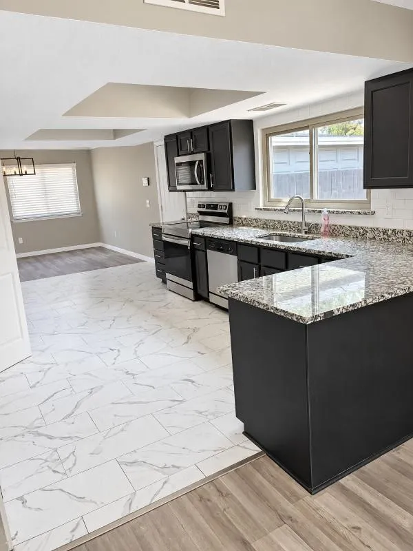 Single Family Residence For Sale in Dallas County , 7426 Elderberry Lane, Dallas, Texas 75249, 4 Bedroom, 3 Bathroom, 2 Garage spaces, 1,902 Sqft, built in 1979, mls#21379143, Real Estate Agent in Dallas, Homes For Sale in Dallas county, Homes For Sale in Dallas, Realtor in Dallas Texas, Real Estate Brokerage Independent Realty Texas, Luminita Cordes Realtor
