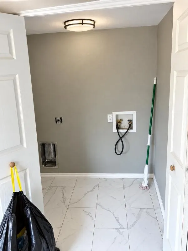 Single Family Residence For Sale in Dallas County , 7426 Elderberry Lane, Dallas, Texas 75249, 4 Bedroom, 3 Bathroom, 2 Garage spaces, 1,902 Sqft, built in 1979, mls#21379143, Real Estate Agent in Dallas, Homes For Sale in Dallas county, Homes For Sale in Dallas, Realtor in Dallas Texas, Real Estate Brokerage Independent Realty Texas, Luminita Cordes Realtor
