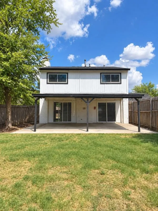 Single Family Residence For Sale in Dallas County , 7426 Elderberry Lane, Dallas, Texas 75249, 4 Bedroom, 3 Bathroom, 2 Garage spaces, 1,902 Sqft, built in 1979, mls#21379143, Real Estate Agent in Dallas, Homes For Sale in Dallas county, Homes For Sale in Dallas, Realtor in Dallas Texas, Real Estate Brokerage Independent Realty Texas, Luminita Cordes Realtor