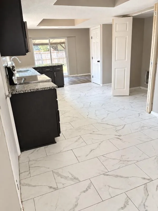 Single Family Residence For Sale in Dallas County , 7426 Elderberry Lane, Dallas, Texas 75249, 4 Bedroom, 3 Bathroom, 2 Garage spaces, 1,902 Sqft, built in 1979, mls#21379143, Real Estate Agent in Dallas, Homes For Sale in Dallas county, Homes For Sale in Dallas, Realtor in Dallas Texas, Real Estate Brokerage Independent Realty Texas, Luminita Cordes Realtor