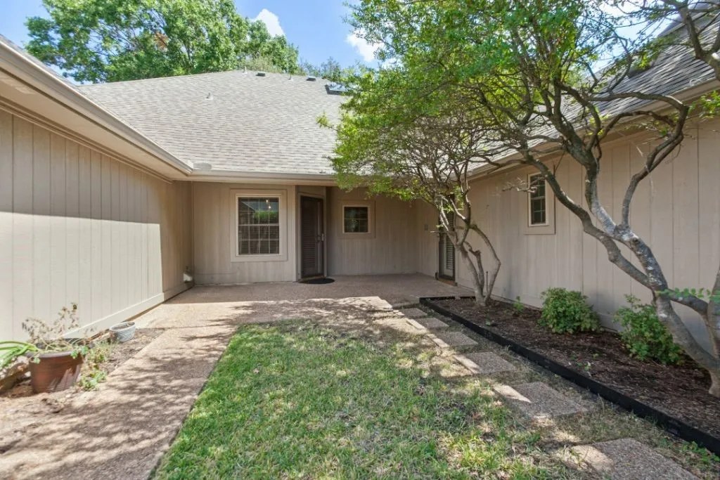 Single Family Residence For Sale in Collin County , 17715 Voss Road, Dallas, Texas 75287, 4 Bedroom, 3 Bathroom, 2 Garage spaces, 2,654 Sqft, built in 1984, mls#21390490, Real Estate Agent in Dallas, Homes For Sale in Collin county, Homes For Sale in Dallas, Realtor in Dallas Texas, Real Estate Brokerage Independent Realty Texas, Luminita Cordes Realtor