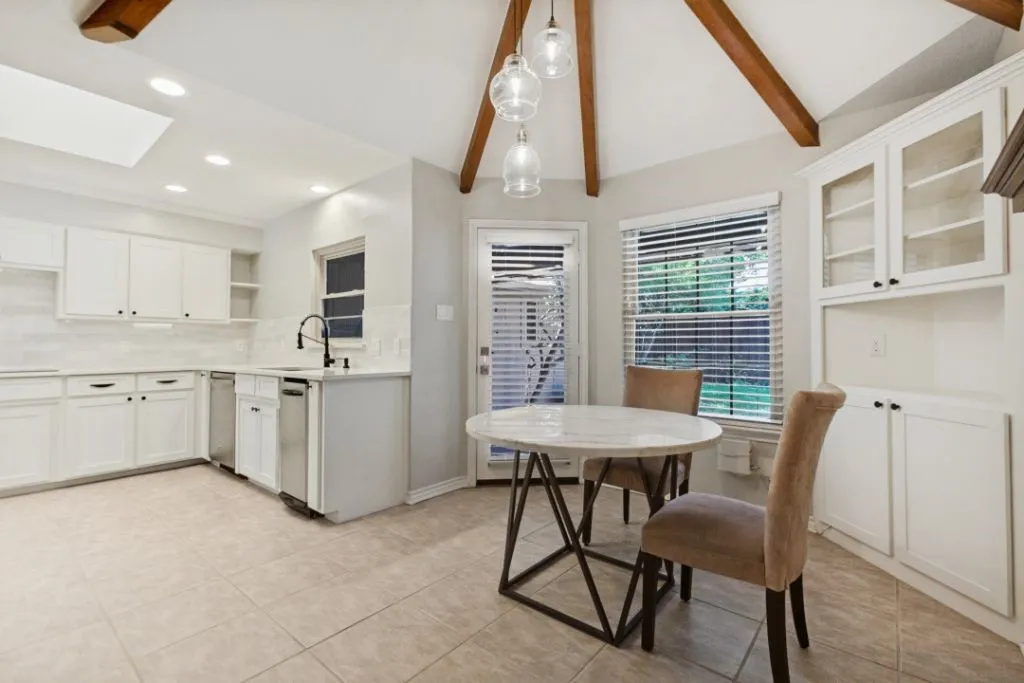Single Family Residence For Sale in Collin County , 17715 Voss Road, Dallas, Texas 75287, 4 Bedroom, 3 Bathroom, 2 Garage spaces, 2,654 Sqft, built in 1984, mls#21390490, Real Estate Agent in Dallas, Homes For Sale in Collin county, Homes For Sale in Dallas, Realtor in Dallas Texas, Real Estate Brokerage Independent Realty Texas, Luminita Cordes Realtor