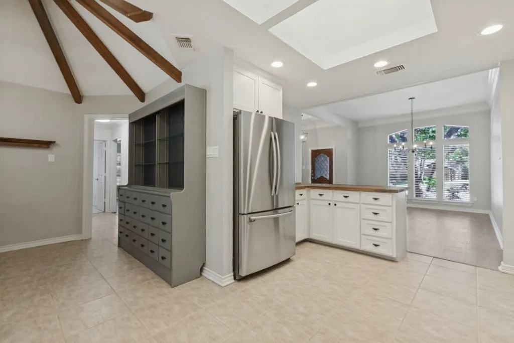 Single Family Residence For Sale in Collin County , 17715 Voss Road, Dallas, Texas 75287, 4 Bedroom, 3 Bathroom, 2 Garage spaces, 2,654 Sqft, built in 1984, mls#21390490, Real Estate Agent in Dallas, Homes For Sale in Collin county, Homes For Sale in Dallas, Realtor in Dallas Texas, Real Estate Brokerage Independent Realty Texas, Luminita Cordes Realtor