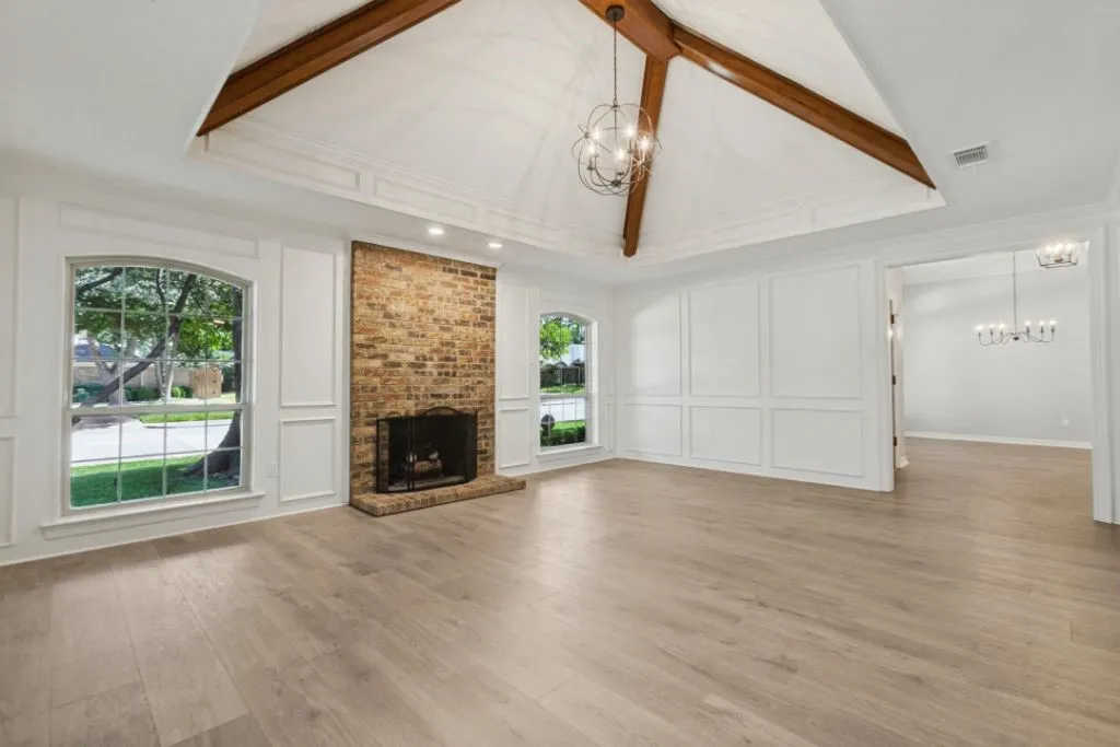 Single Family Residence For Sale in Collin County , 17715 Voss Road, Dallas, Texas 75287, 4 Bedroom, 3 Bathroom, 2 Garage spaces, 2,654 Sqft, built in 1984, mls#21390490, Real Estate Agent in Dallas, Homes For Sale in Collin county, Homes For Sale in Dallas, Realtor in Dallas Texas, Real Estate Brokerage Independent Realty Texas, Luminita Cordes Realtor