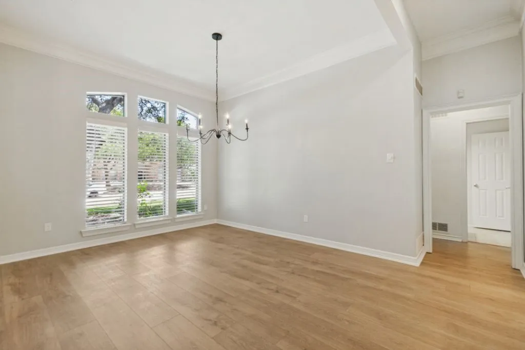 Single Family Residence For Sale in Collin County , 17715 Voss Road, Dallas, Texas 75287, 4 Bedroom, 3 Bathroom, 2 Garage spaces, 2,654 Sqft, built in 1984, mls#21390490, Real Estate Agent in Dallas, Homes For Sale in Collin county, Homes For Sale in Dallas, Realtor in Dallas Texas, Real Estate Brokerage Independent Realty Texas, Luminita Cordes Realtor