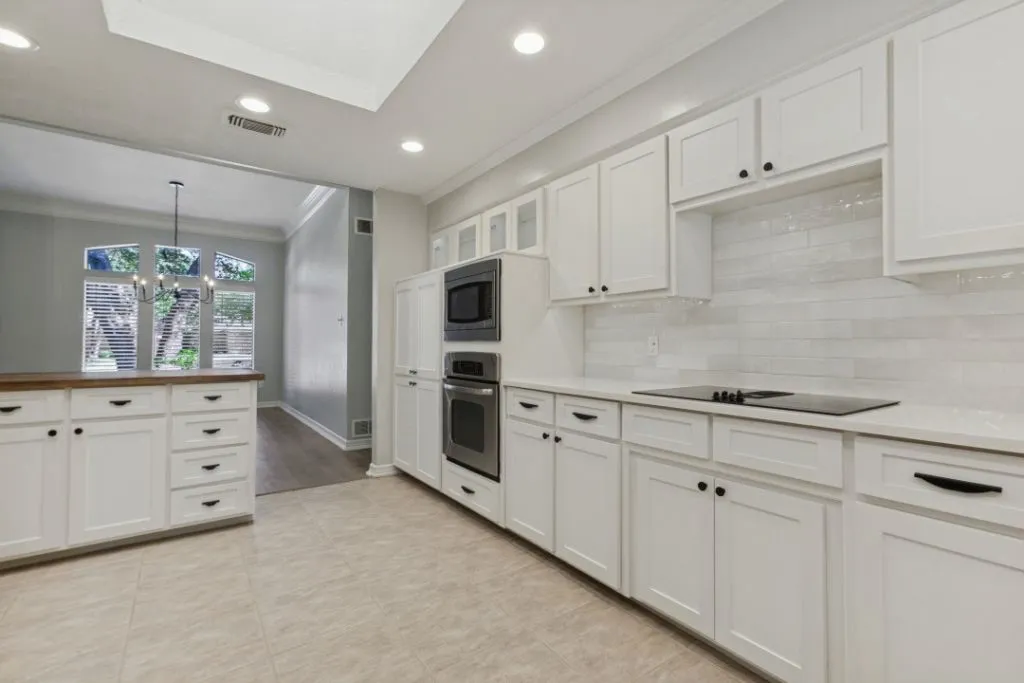 Single Family Residence For Sale in Collin County , 17715 Voss Road, Dallas, Texas 75287, 4 Bedroom, 3 Bathroom, 2 Garage spaces, 2,654 Sqft, built in 1984, mls#21390490, Real Estate Agent in Dallas, Homes For Sale in Collin county, Homes For Sale in Dallas, Realtor in Dallas Texas, Real Estate Brokerage Independent Realty Texas, Luminita Cordes Realtor