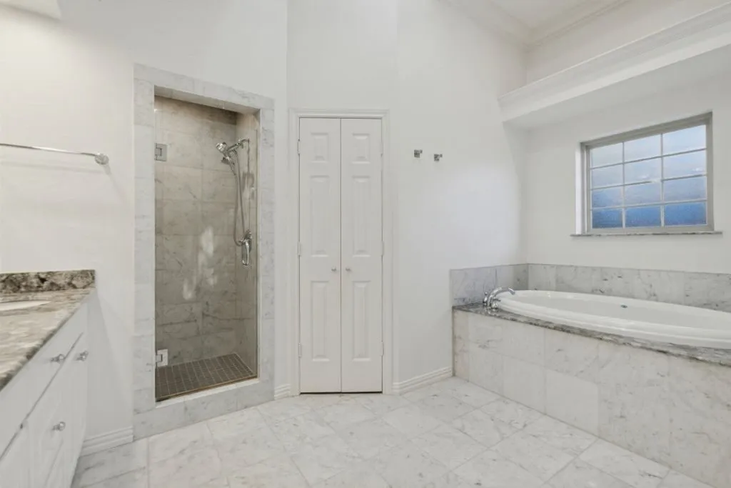 Single Family Residence For Sale in Collin County , 17715 Voss Road, Dallas, Texas 75287, 4 Bedroom, 3 Bathroom, 2 Garage spaces, 2,654 Sqft, built in 1984, mls#21390490, Real Estate Agent in Dallas, Homes For Sale in Collin county, Homes For Sale in Dallas, Realtor in Dallas Texas, Real Estate Brokerage Independent Realty Texas, Luminita Cordes Realtor