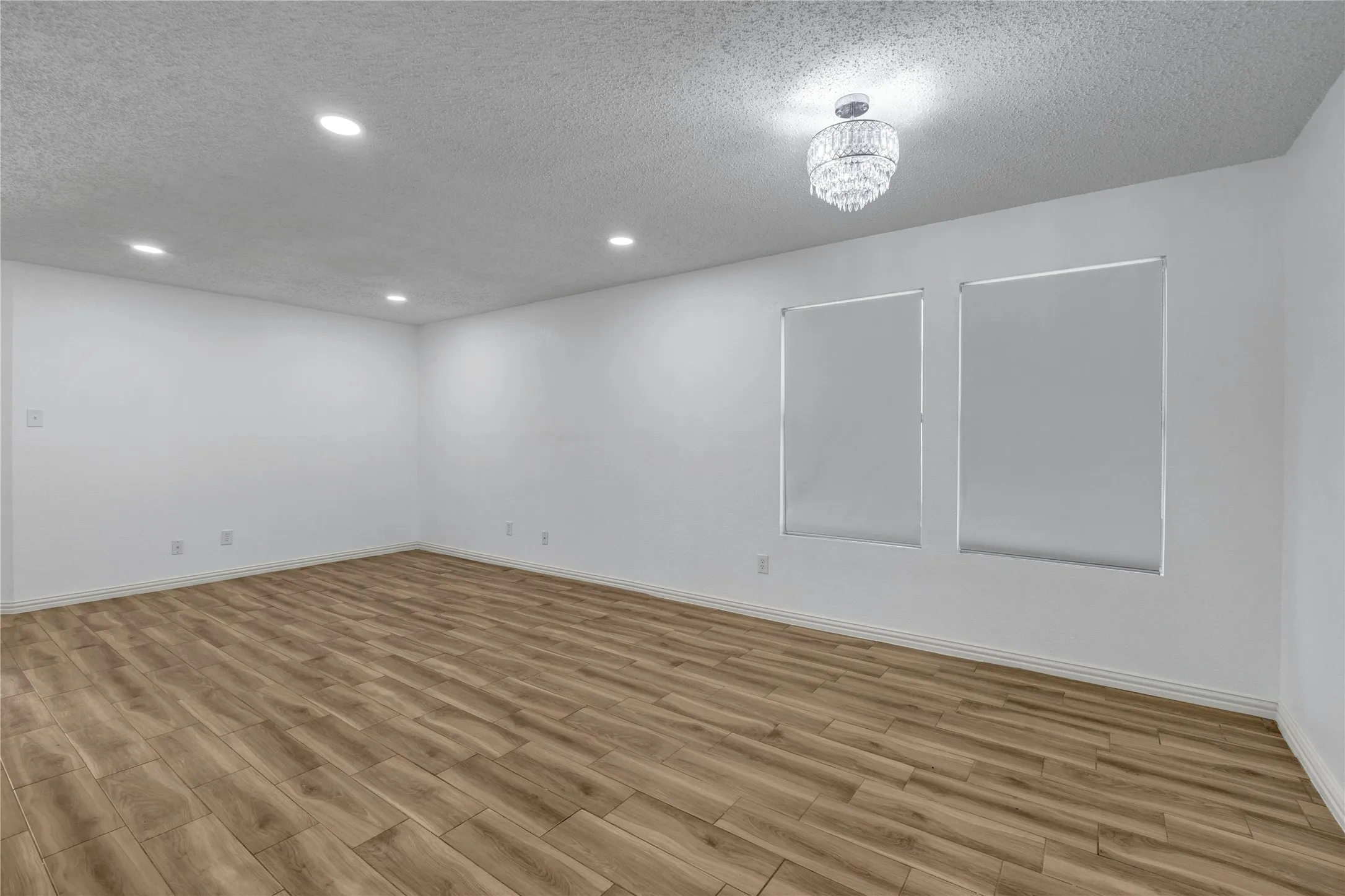 Single Family Residence For Rent in Tarrant County , 5132 Bedfordshire Drive, Fort Worth, Texas 76135, 4 Bedroom, 2 Bathroom, 2 Garage spaces, 2,105 Sqft, built in 2001, mls#21390512, Real Estate Agent in Fort Worth, Homes For Rent in Tarrant county, Homes For Rent in Fort Worth, Realtor in Fort Worth Texas, Real Estate Brokerage Independent Realty Texas, Luminita Cordes Realtor