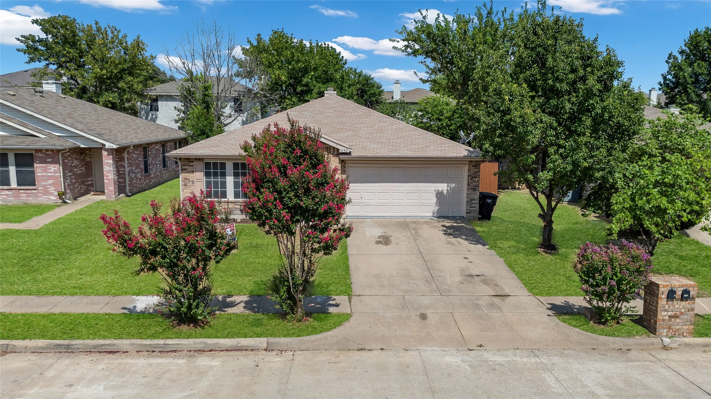 Single Family Residence For Rent in Tarrant County , 5132 Bedfordshire Drive, Fort Worth, Texas 76135, 4 Bedroom, 2 Bathroom, 2 Garage spaces, 2,105 Sqft, built in 2001, mls#21390512, Real Estate Agent in Fort Worth, Homes For Rent in Tarrant county, Homes For Rent in Fort Worth, Realtor in Fort Worth Texas, Real Estate Brokerage Independent Realty Texas, Luminita Cordes Realtor